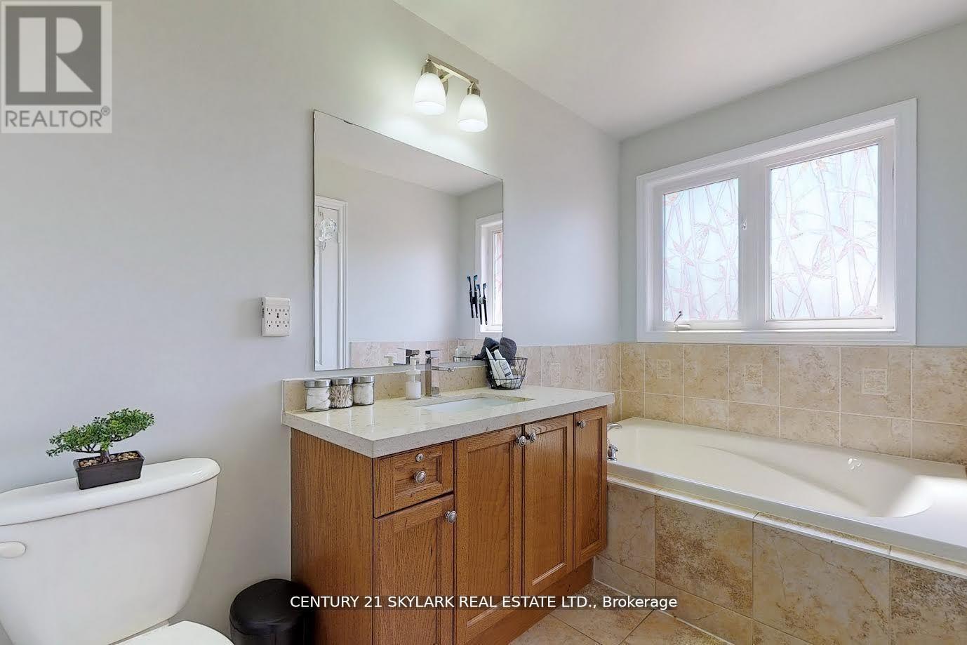 14 Mission Ridge Trail, Brampton, Ontario  L6P 0B5 - Photo 13 - W12534996