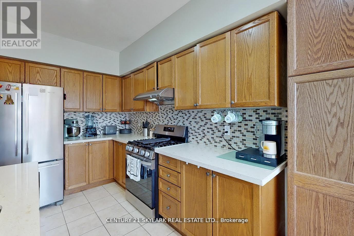 14 Mission Ridge Trail, Brampton, Ontario  L6P 0B5 - Photo 8 - W12534996