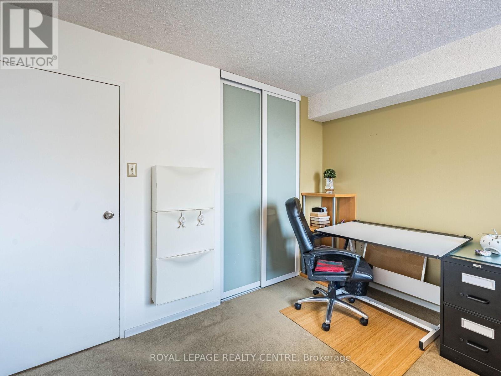 1604 - 3590 Kaneff Crescent W, Mississauga, Ontario  L5A 3X3 - Photo 25 - W12535000