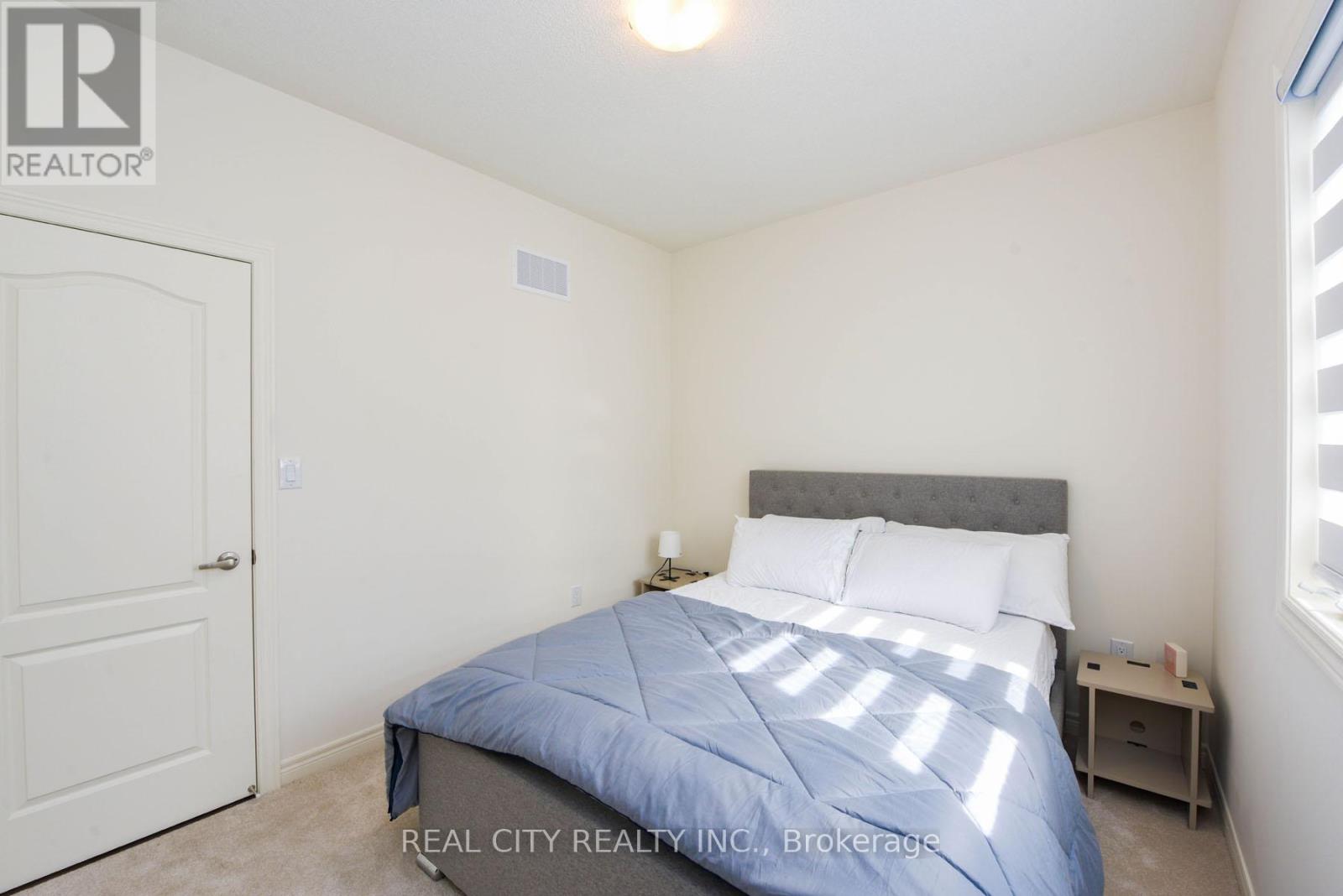 38 Silver Meadow Gardens, Hamilton, Ontario  L8B 1Z4 - Photo 27 - X12534998