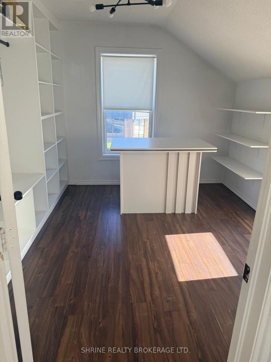 1041 Gainsborough Road, London North, Ontario N6H 5L4 - Photo 1 - X12535012