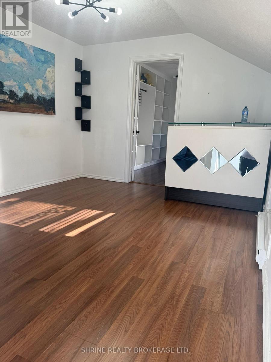 1041 Gainsborough Road, London North, Ontario N6H 5L4 - Photo 4 - X12535012