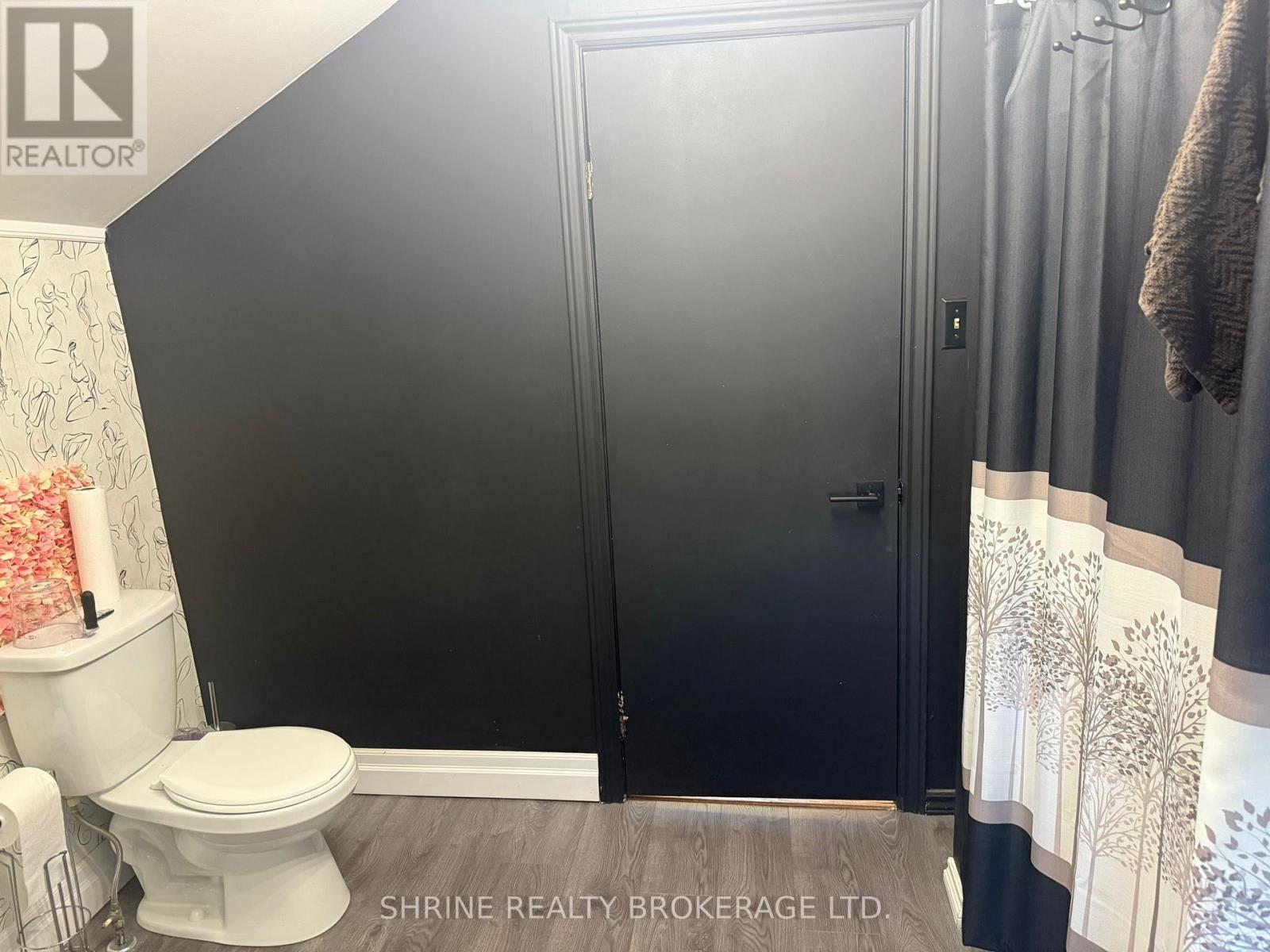 1041 Gainsborough Road, London North, Ontario N6H 5L4 - Photo 6 - X12535012