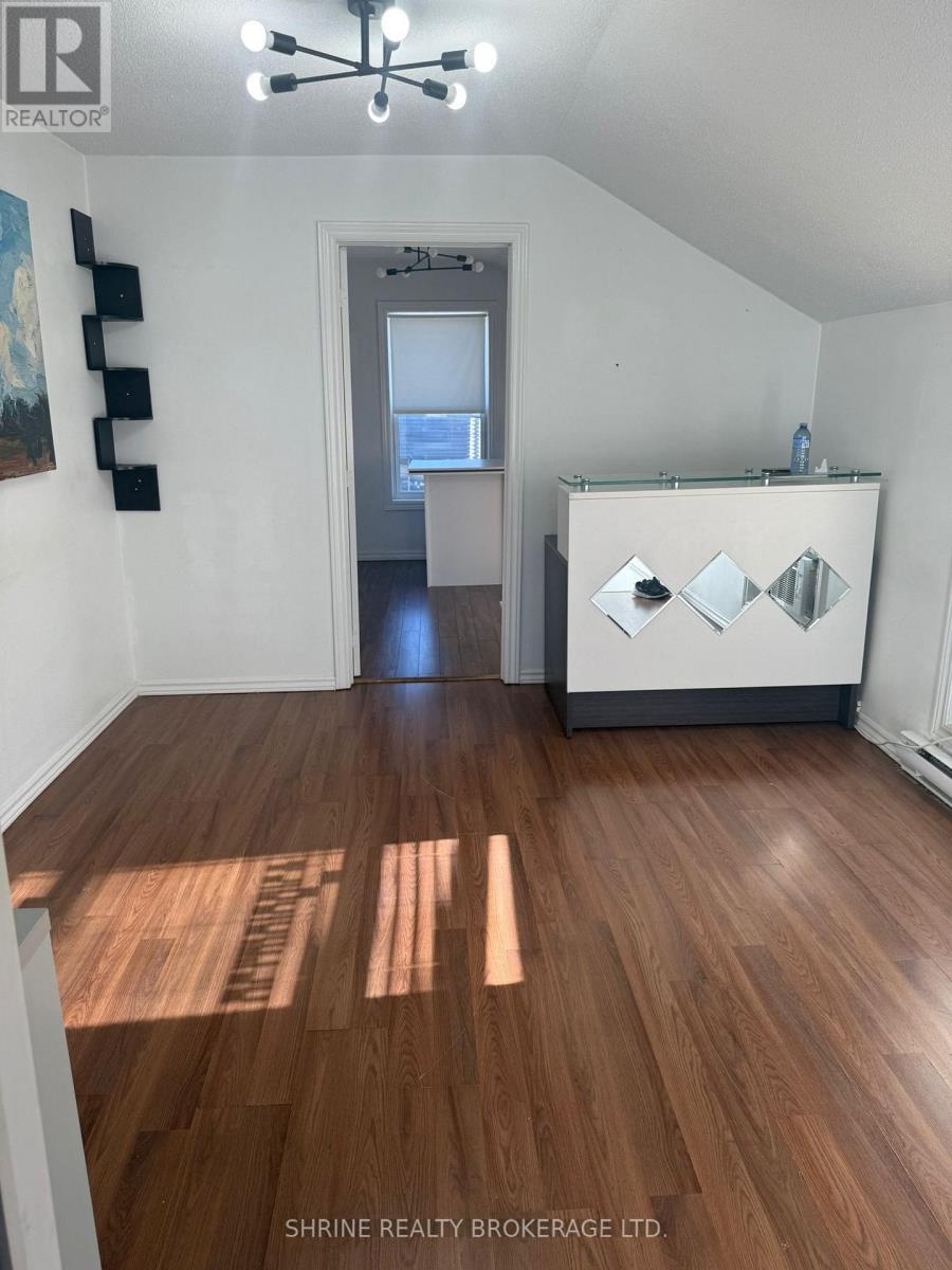 1041 Gainsborough Road, London North, Ontario N6H 5L4 - Photo 7 - X12535012