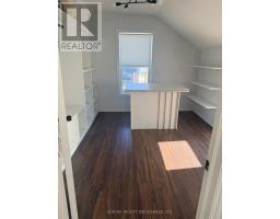 1041 GAINSBOROUGH ROAD, London North, Ontario