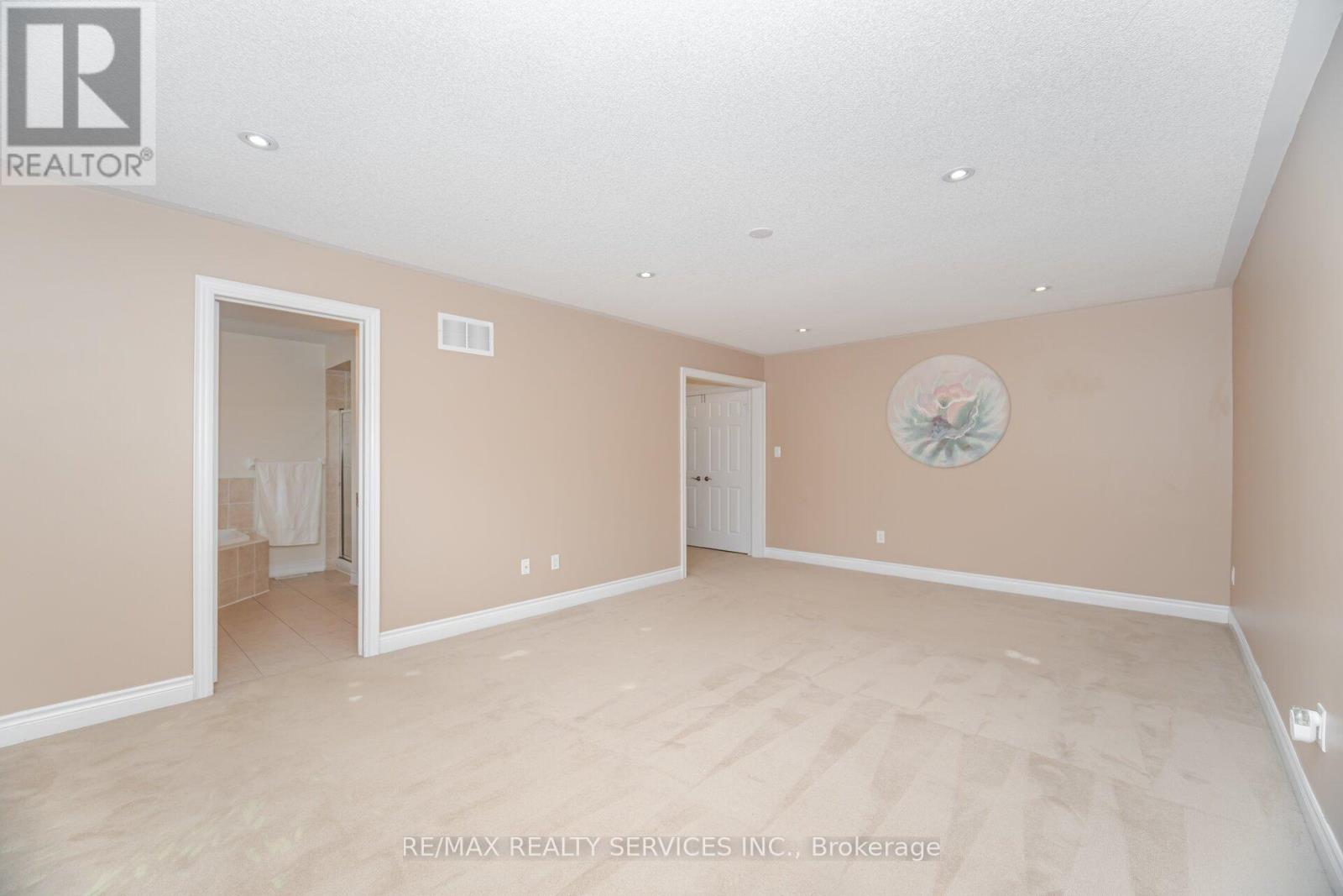 6 Beacon Hill Drive, Brampton, Ontario L6X 0V6 - Photo 29 - W12506636