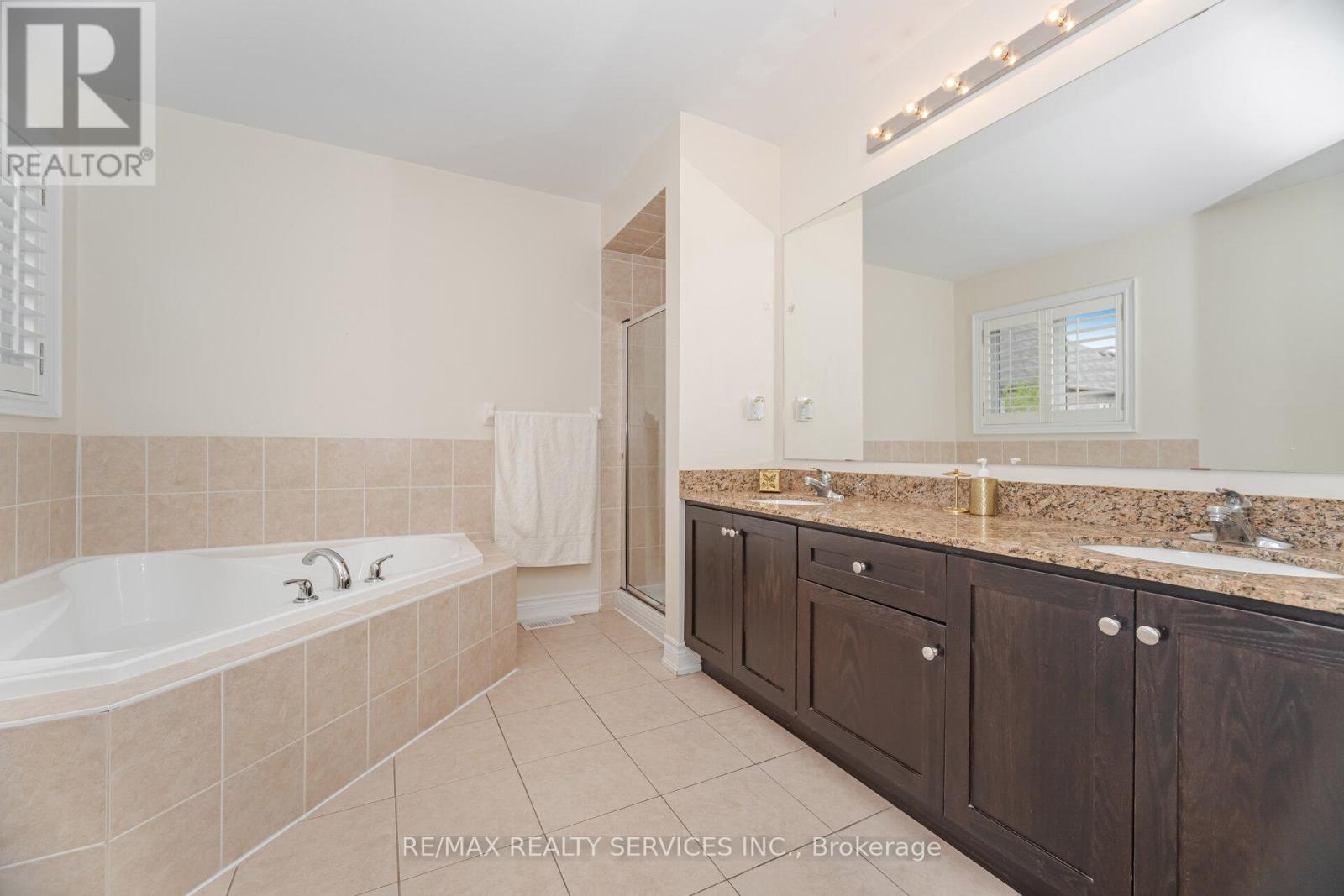 6 Beacon Hill Drive, Brampton, Ontario L6X 0V6 - Photo 30 - W12506636