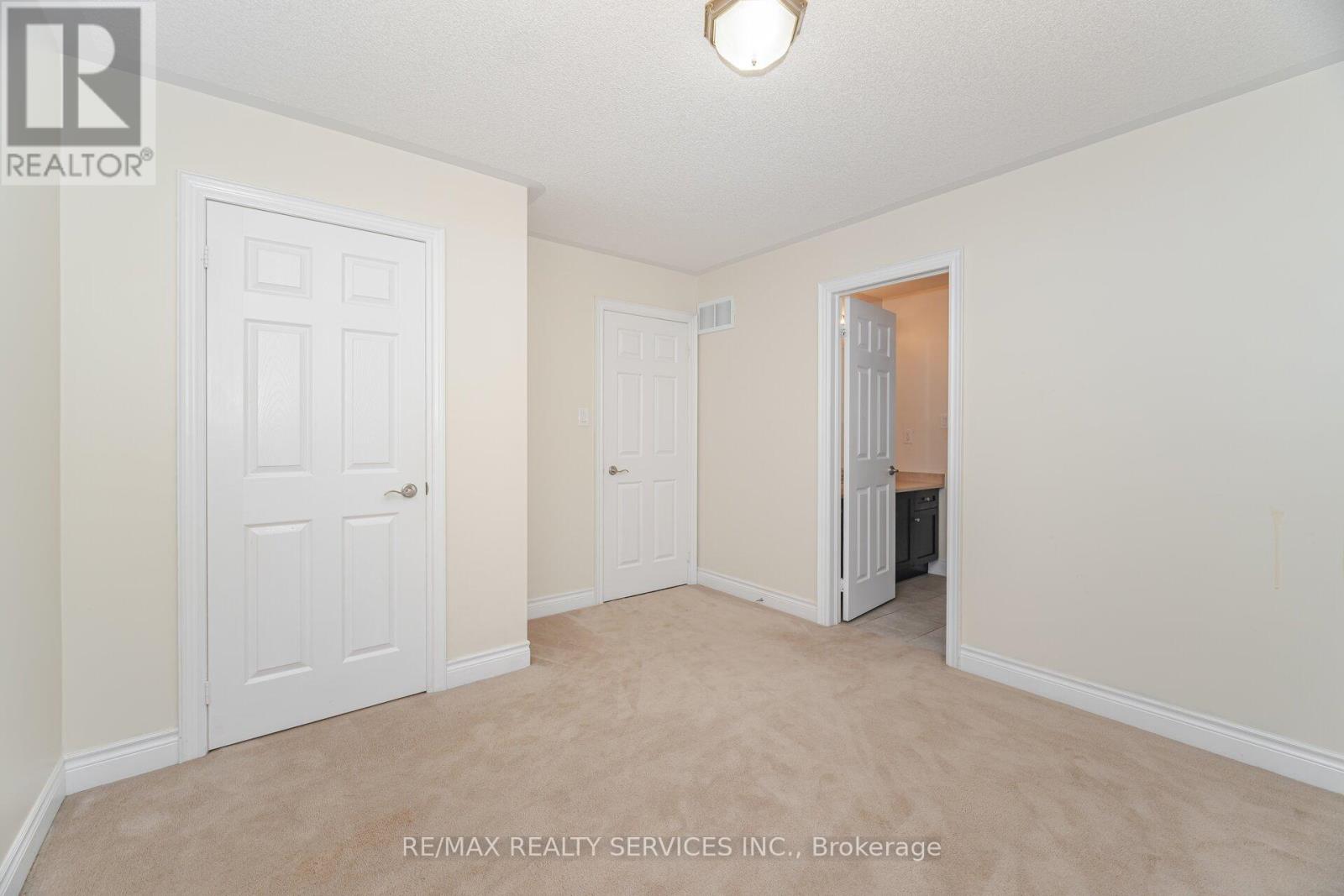 6 Beacon Hill Drive, Brampton, Ontario L6X 0V6 - Photo 39 - W12506636