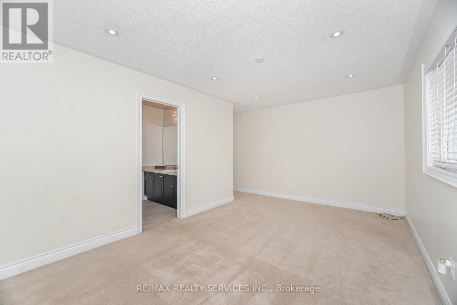 6 Beacon Hill Drive, Brampton, Ontario L6X 0V6 - Photo 36 - W12506636