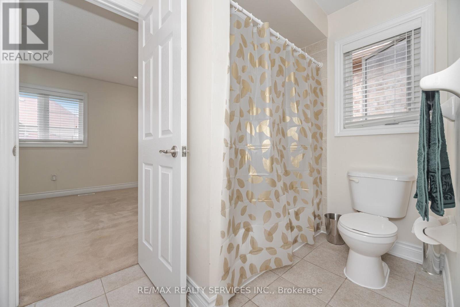 6 Beacon Hill Drive, Brampton, Ontario L6X 0V6 - Photo 40 - W12506636