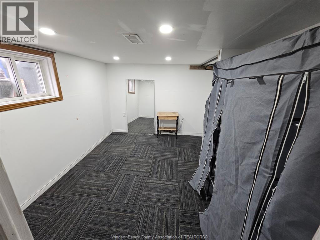 987 Mckay #lower, Windsor, Ontario  N9B 2A4 - Photo 6 - 25028540