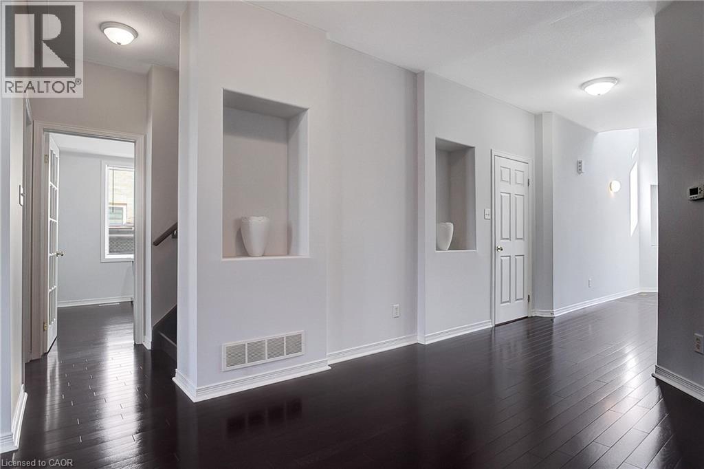 320 Robert Ferrie Drive, Kitchener, Ontario  N2P 2X7 - Photo 6 - 40787433