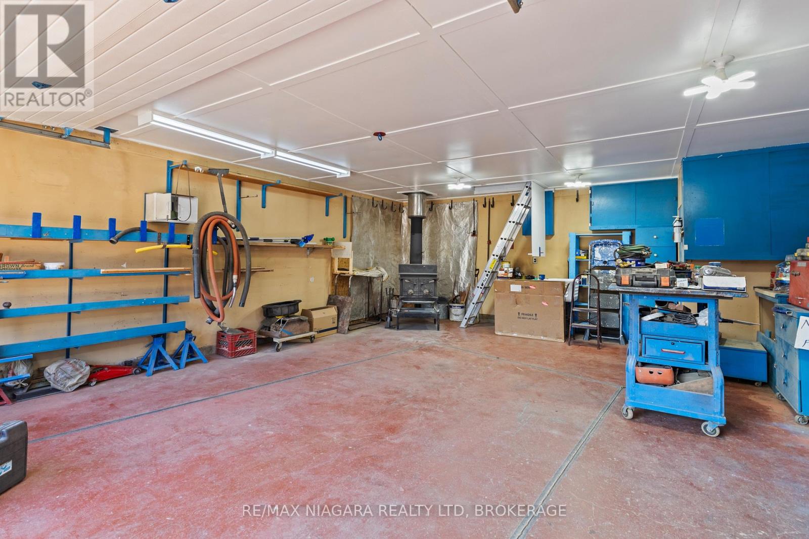 96 Watt Avenue, Welland, Ontario  L3B 1J4 - Photo 45 - X12535060