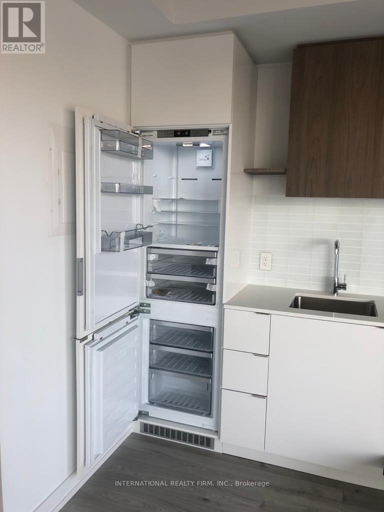 1504 - 161 Roehampton Avenue, Toronto, Ontario  M4P 1P9 - Photo 6 - C12535042