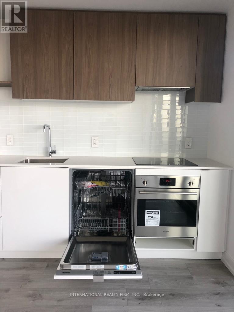 1504 - 161 Roehampton Avenue, Toronto, Ontario  M4P 1P9 - Photo 7 - C12535042