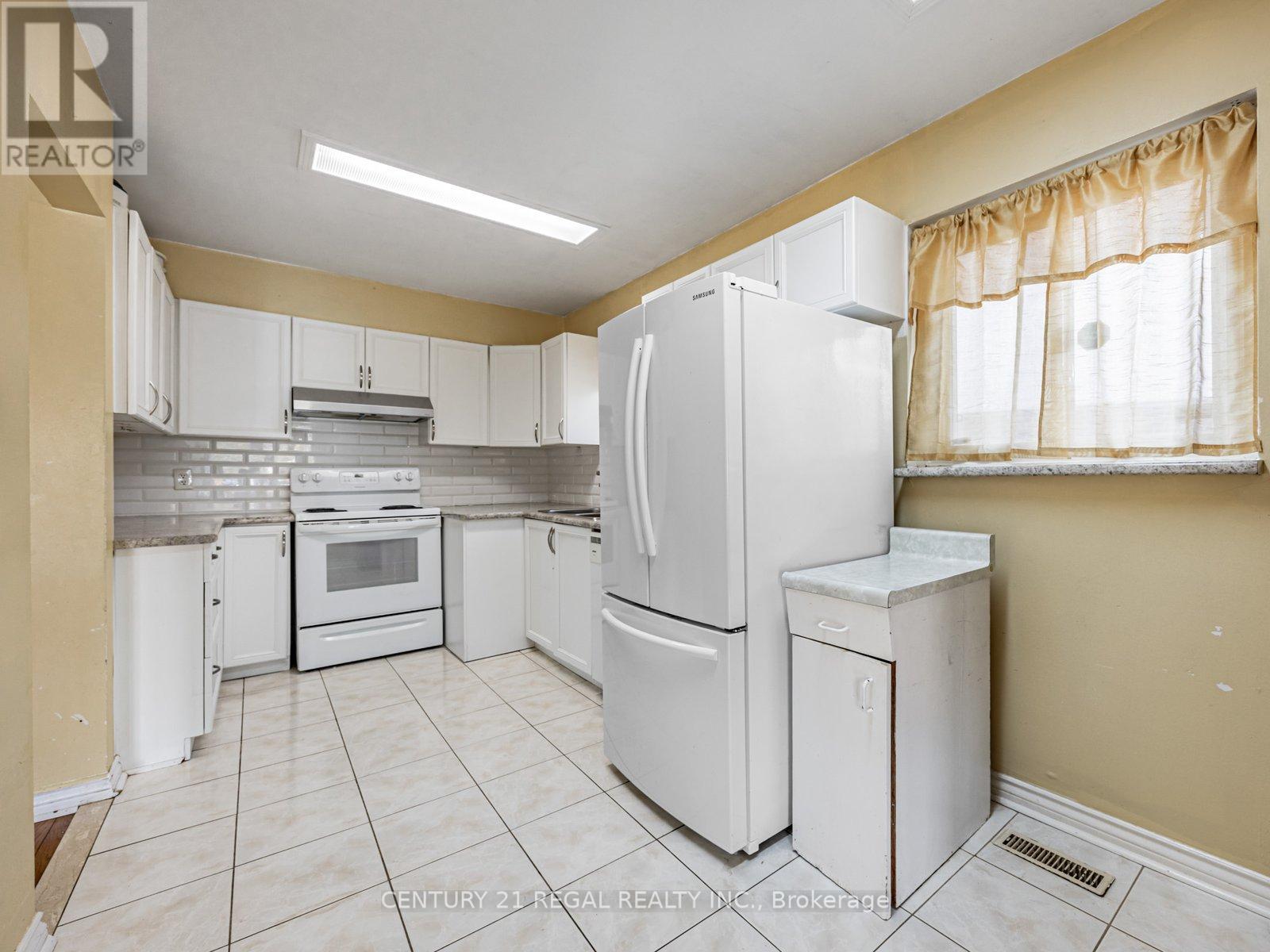 335 Burrows Hall Boulevard, Toronto, Ontario  M1B 1H6 - Photo 13 - E12535048