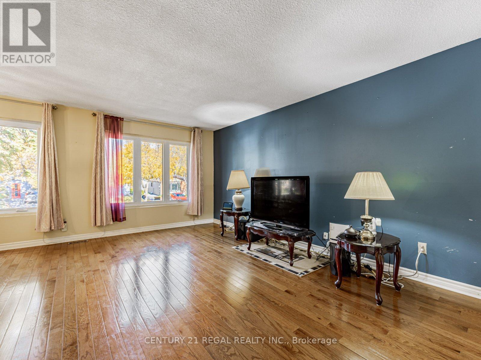 335 Burrows Hall Boulevard, Toronto, Ontario  M1B 1H6 - Photo 7 - E12535048