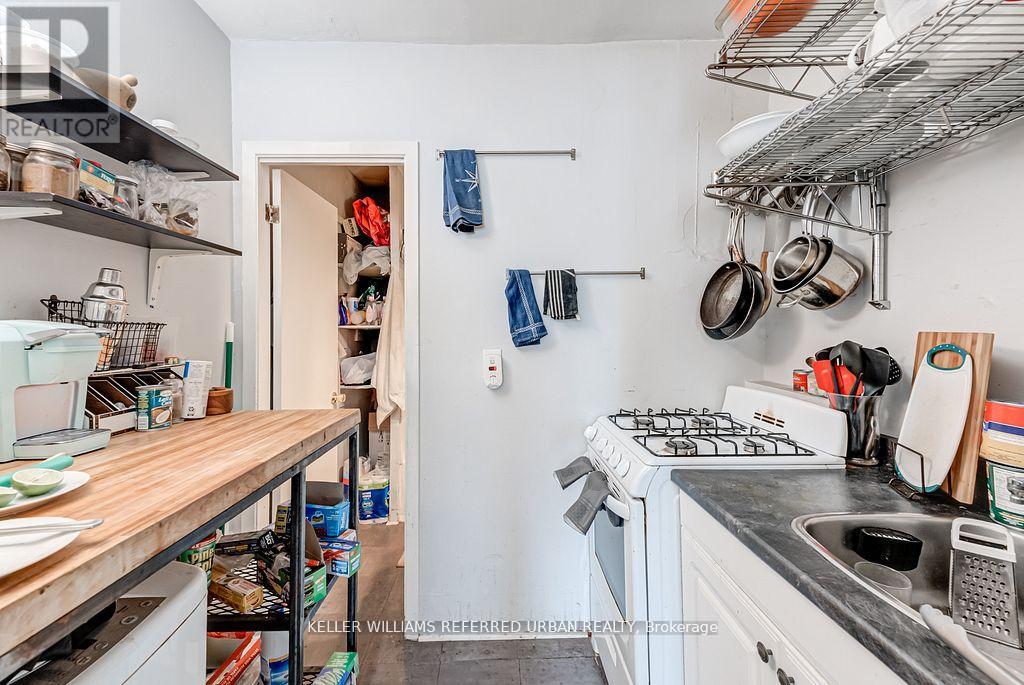 1118 Queen Street E, Toronto, Ontario  M4M 1K8 - Photo 30 - E12535076