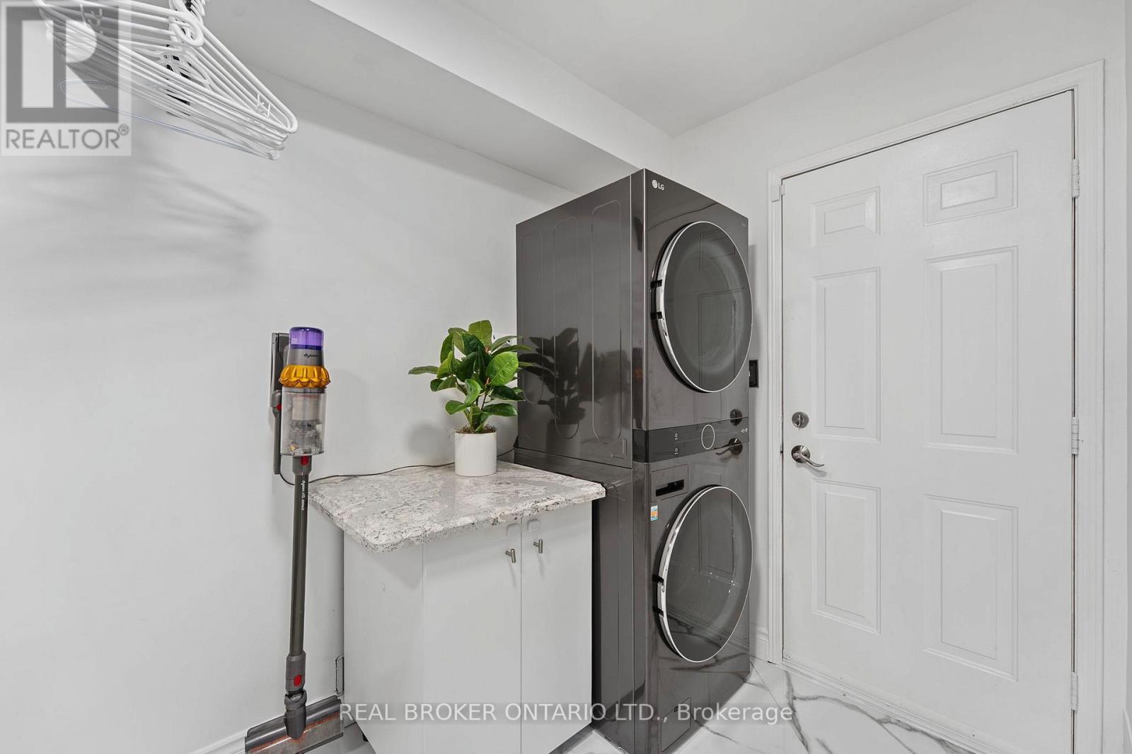 170 St Joan Of Arc Avenue, Vaughan, Ontario  L6A 3B8 - Photo 15 - N12535008