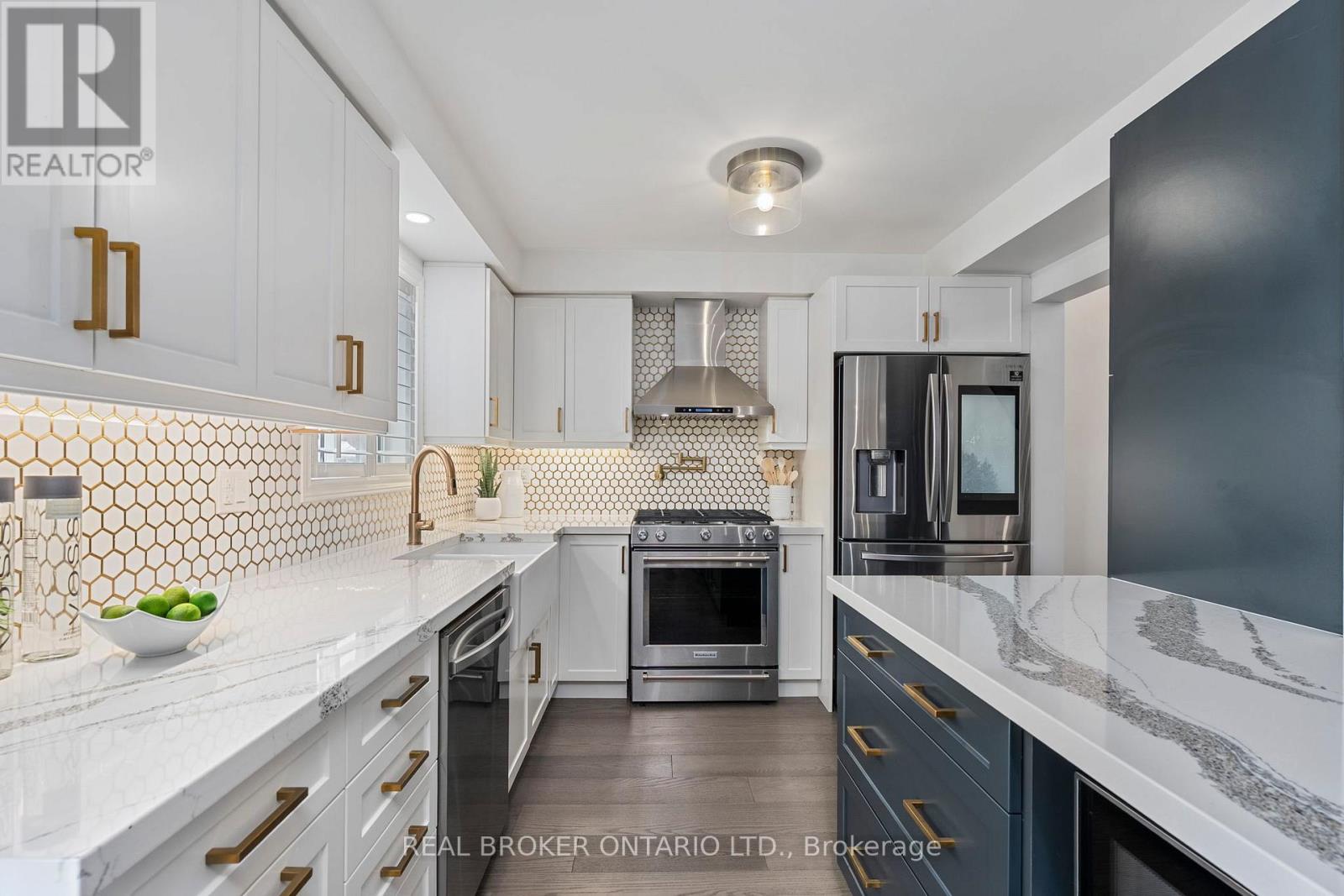 170 St Joan Of Arc Avenue, Vaughan, Ontario  L6A 3B8 - Photo 3 - N12535008