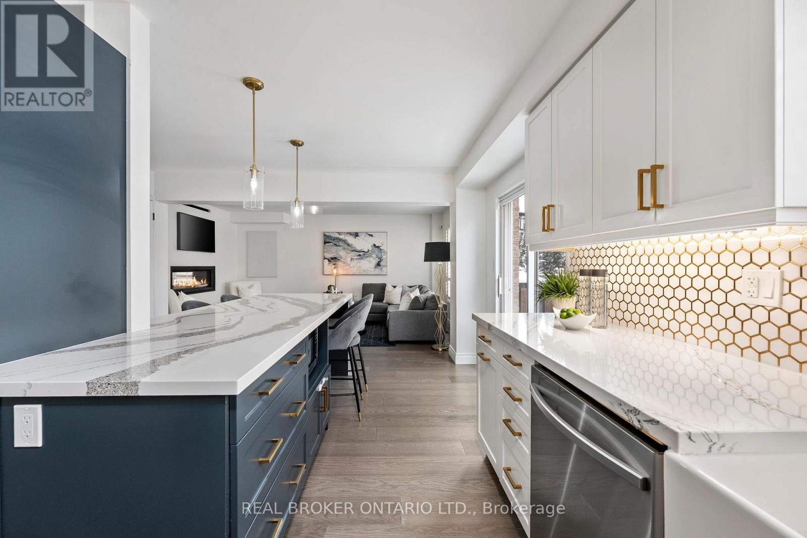 170 St Joan Of Arc Avenue, Vaughan, Ontario  L6A 3B8 - Photo 6 - N12535008