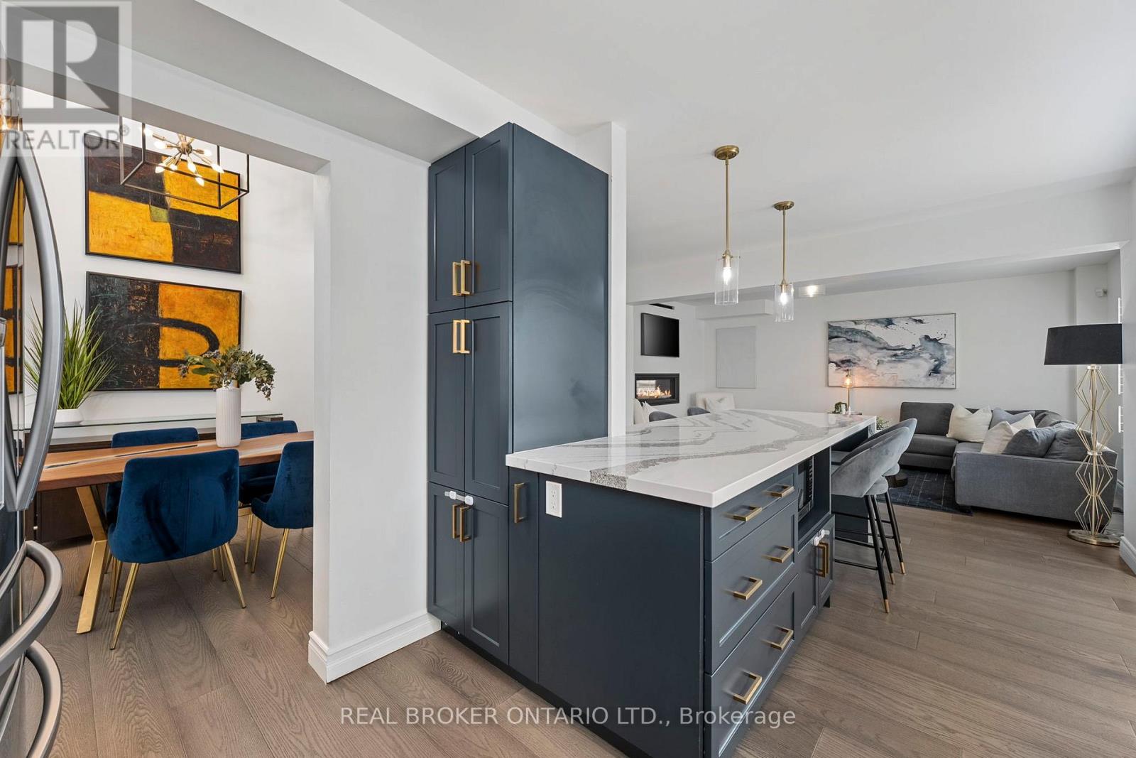 170 St Joan Of Arc Avenue, Vaughan, Ontario  L6A 3B8 - Photo 7 - N12535008