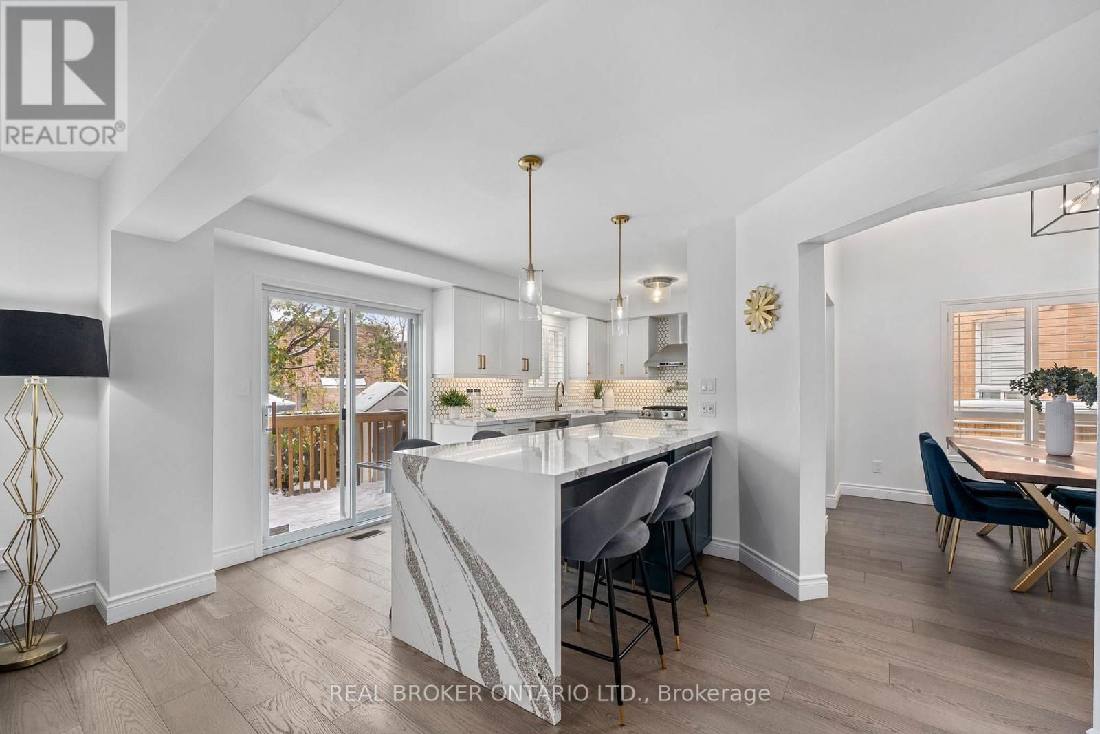 170 St Joan Of Arc Avenue, Vaughan, Ontario  L6A 3B8 - Photo 8 - N12535008