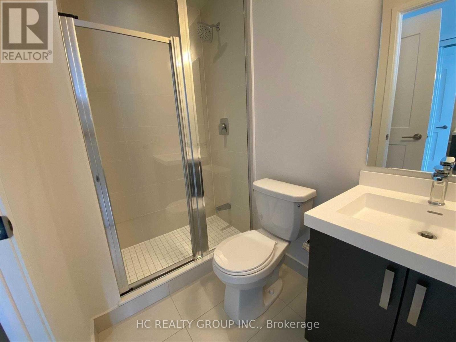 Th02 - 1010 Portage Parkway, Vaughan, Ontario  L4K 0K3 - Photo 5 - N12535038