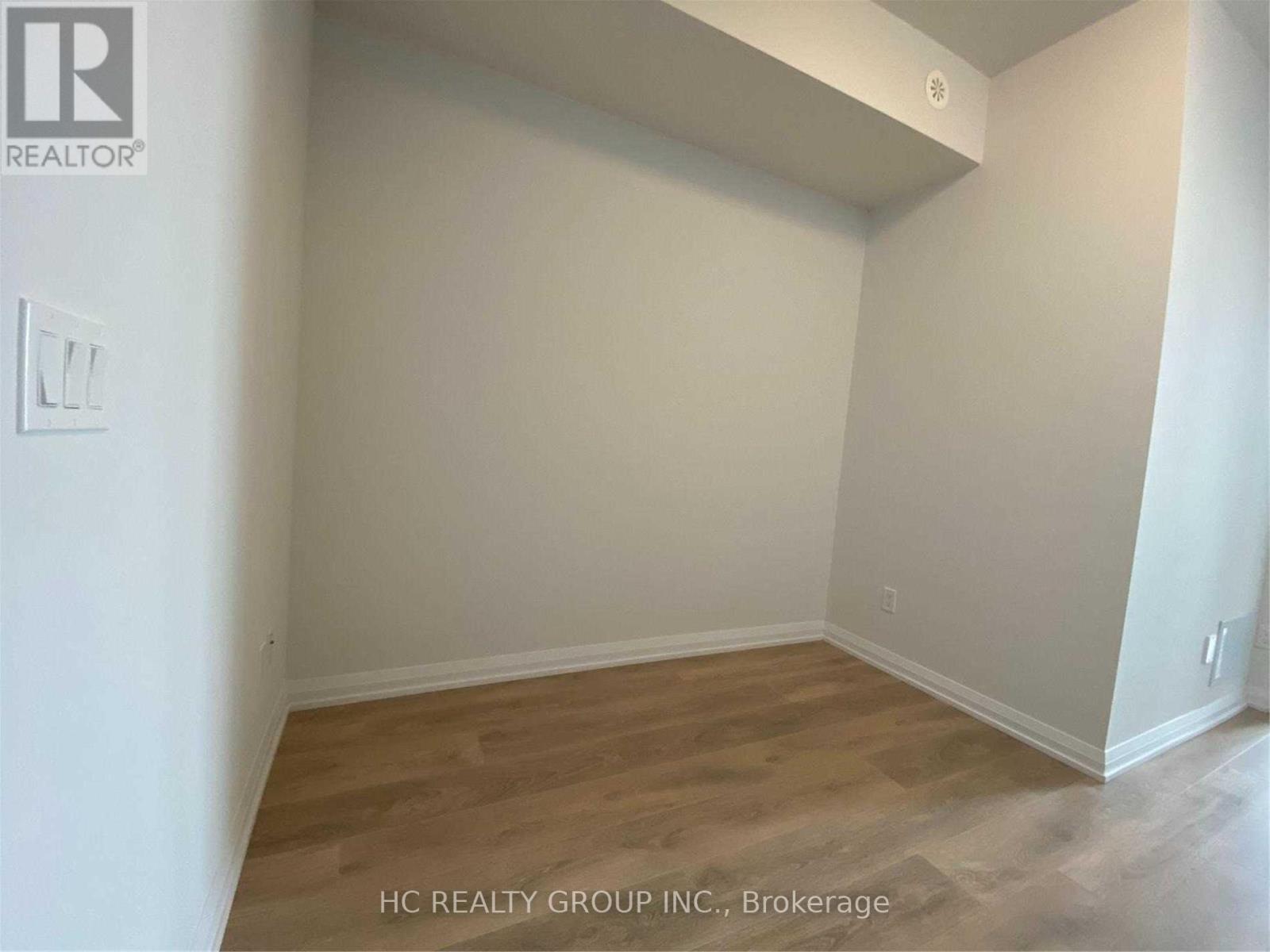 Th02 - 1010 Portage Parkway, Vaughan, Ontario  L4K 0K3 - Photo 6 - N12535038