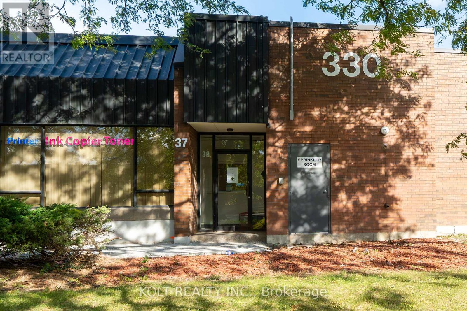 37 - 330 Esna Park Drive, Markham, Ontario  L3R 1H3 - Photo 2 - N12535058