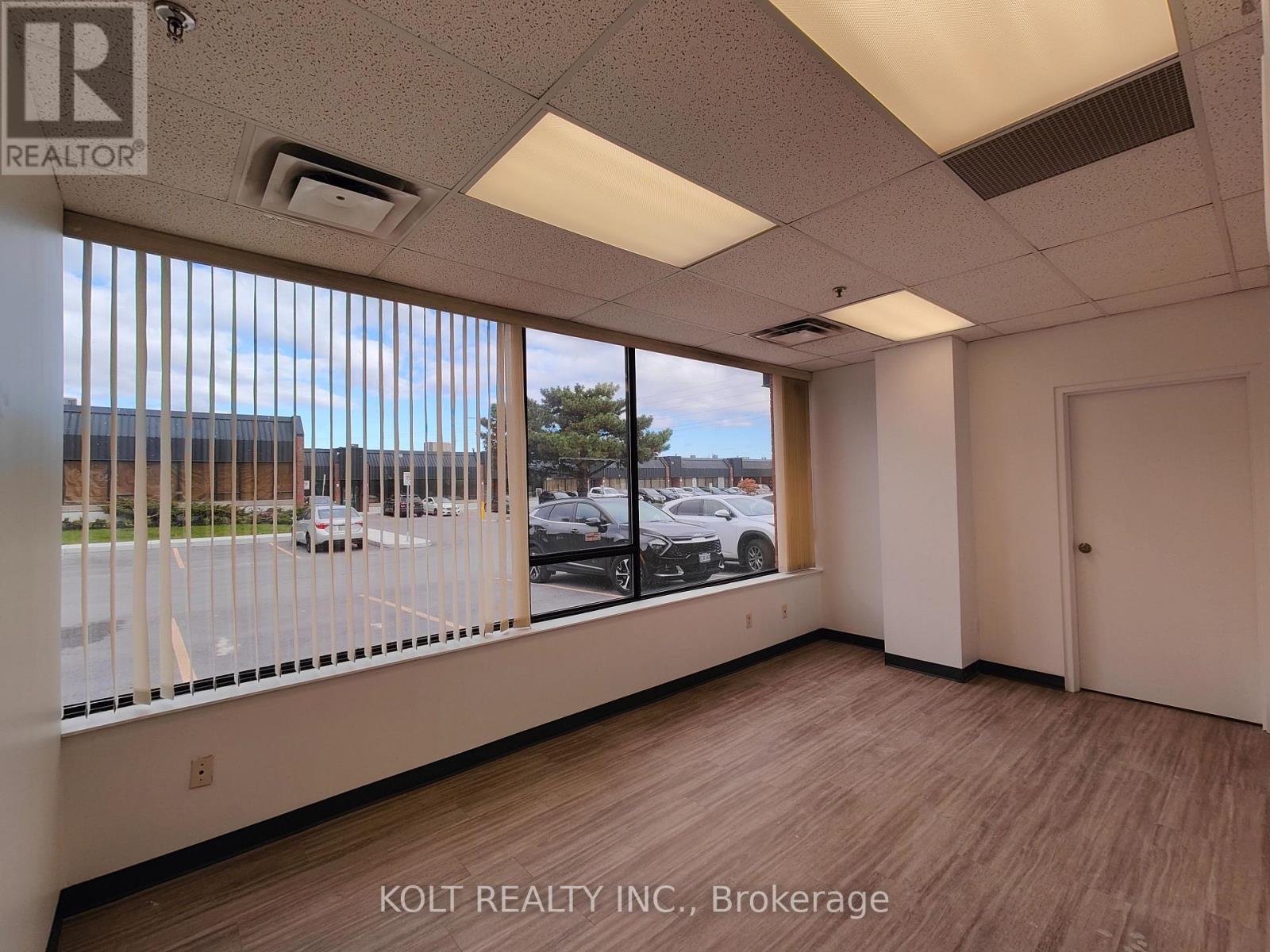 37 - 330 Esna Park Drive, Markham, Ontario  L3R 1H3 - Photo 4 - N12535058