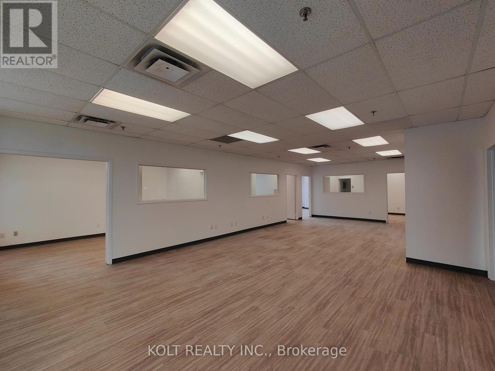 37 - 330 Esna Park Drive, Markham, Ontario  L3R 1H3 - Photo 6 - N12535058