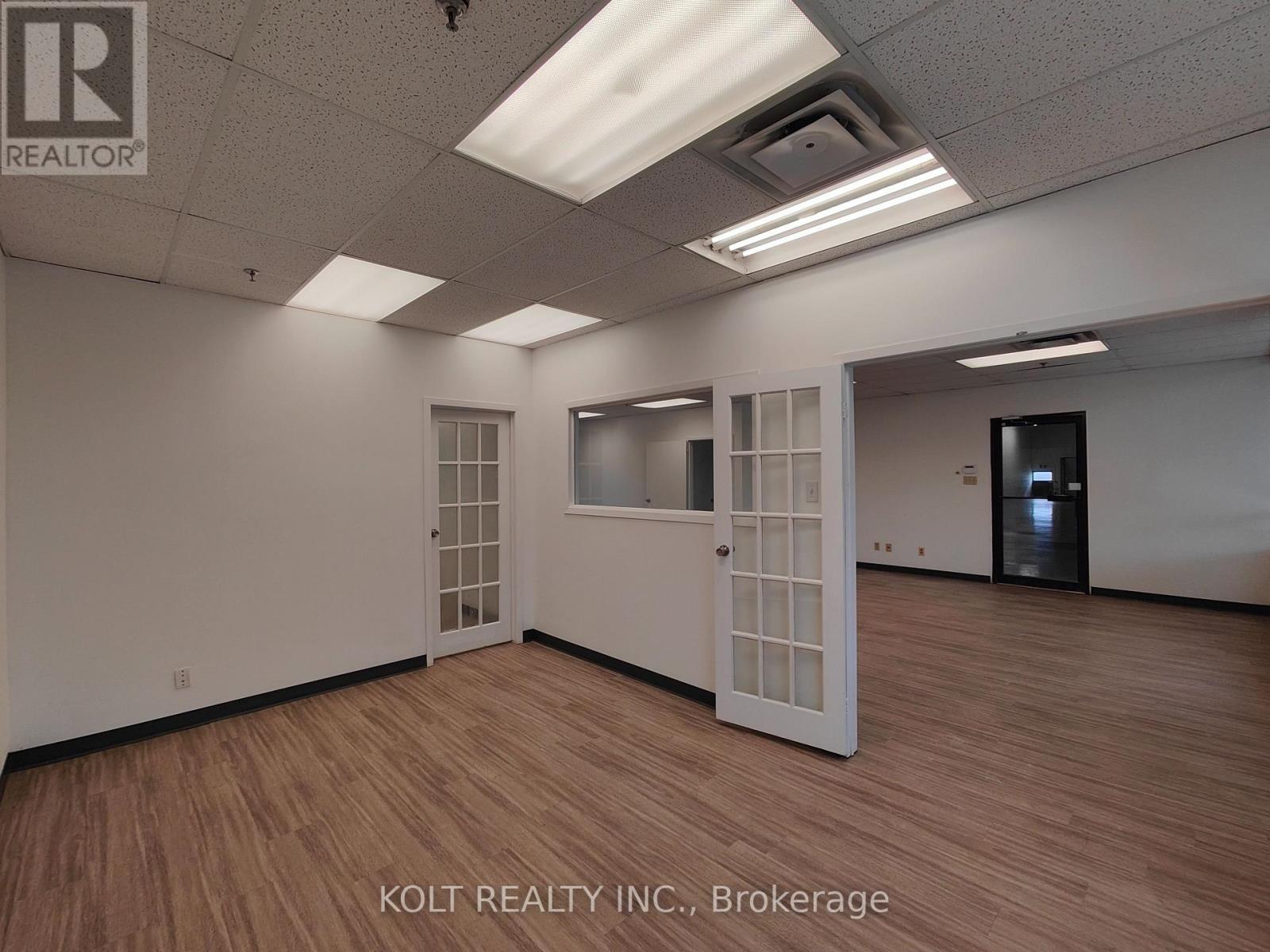 37 - 330 Esna Park Drive, Markham, Ontario  L3R 1H3 - Photo 7 - N12535058