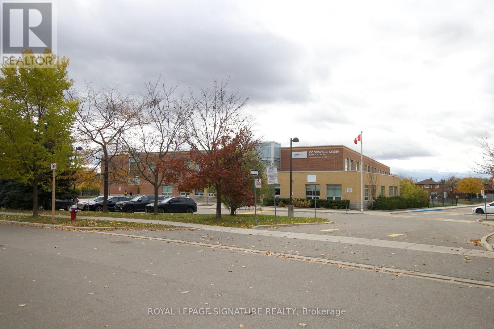 5125 Salishan Circle, Mississauga, Ontario  L5R 3E8 - Photo 46 - W12531104