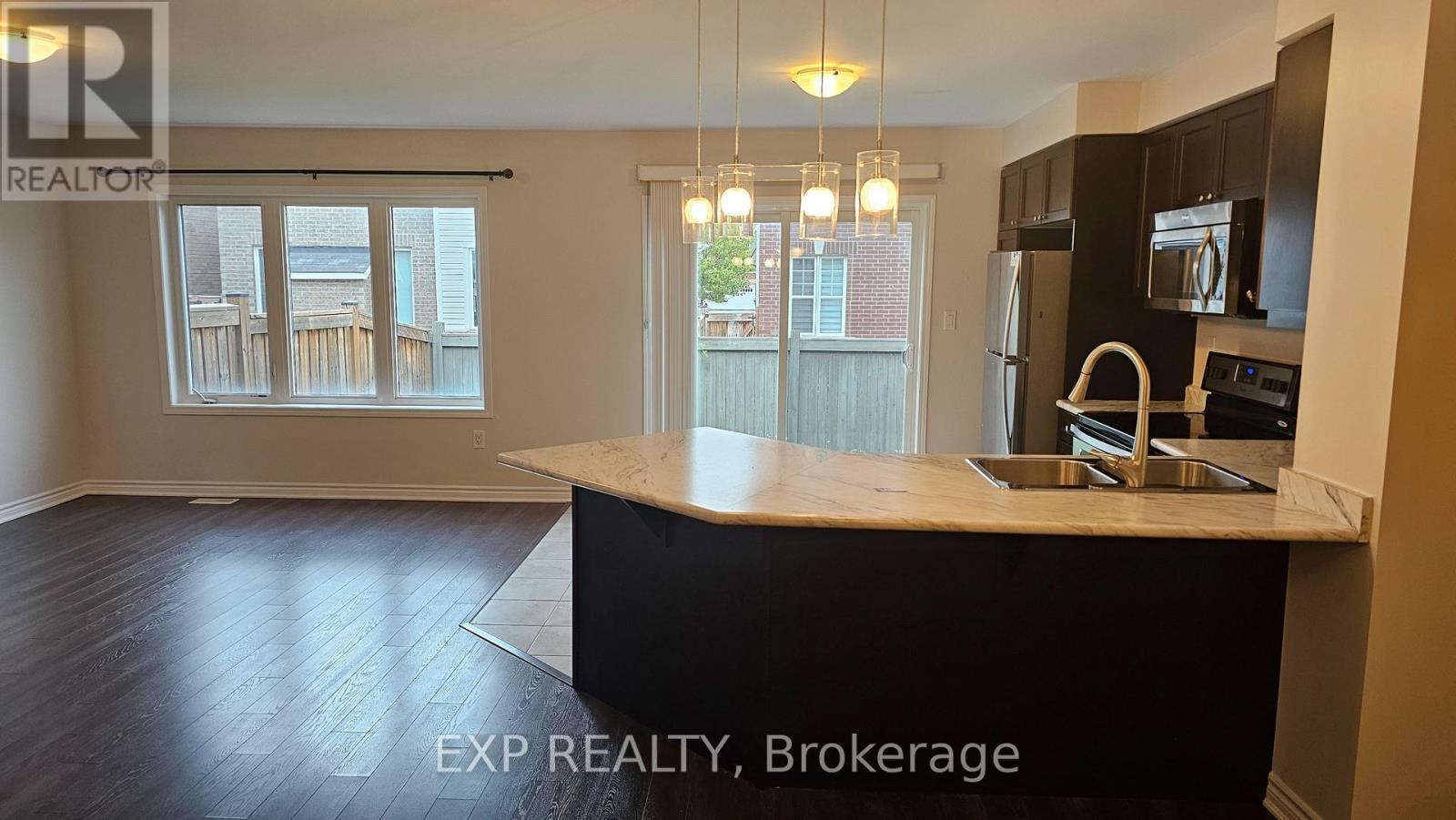 345 Gooding Crescent N, Milton, Ontario  L9E 0A4 - Photo 3 - W12535034