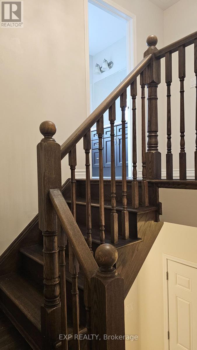 345 Gooding Crescent N, Milton, Ontario  L9E 0A4 - Photo 5 - W12535034