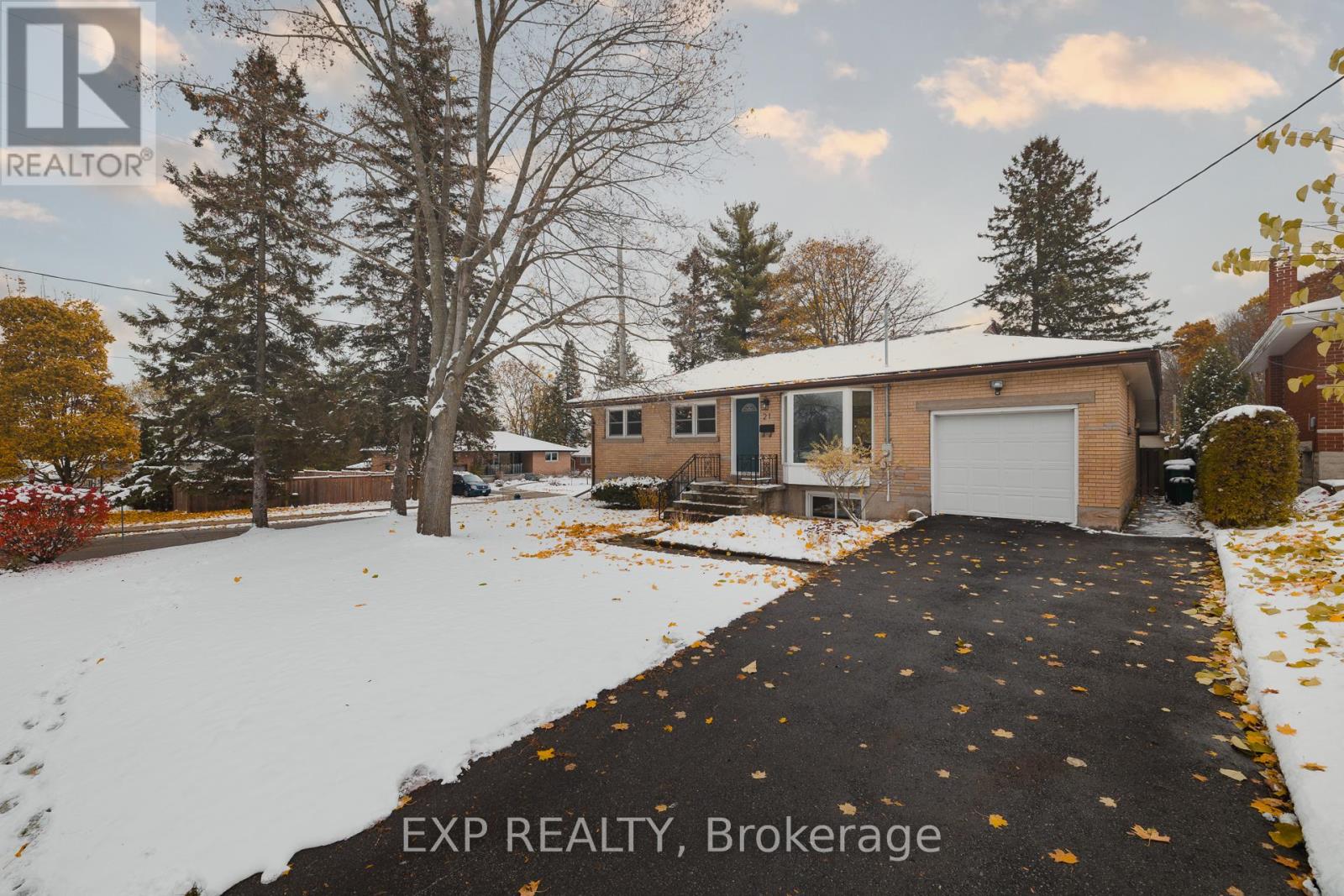 21 Culham Drive, Cambridge, Ontario  N1S 2G7 - Photo 2 - X12535040