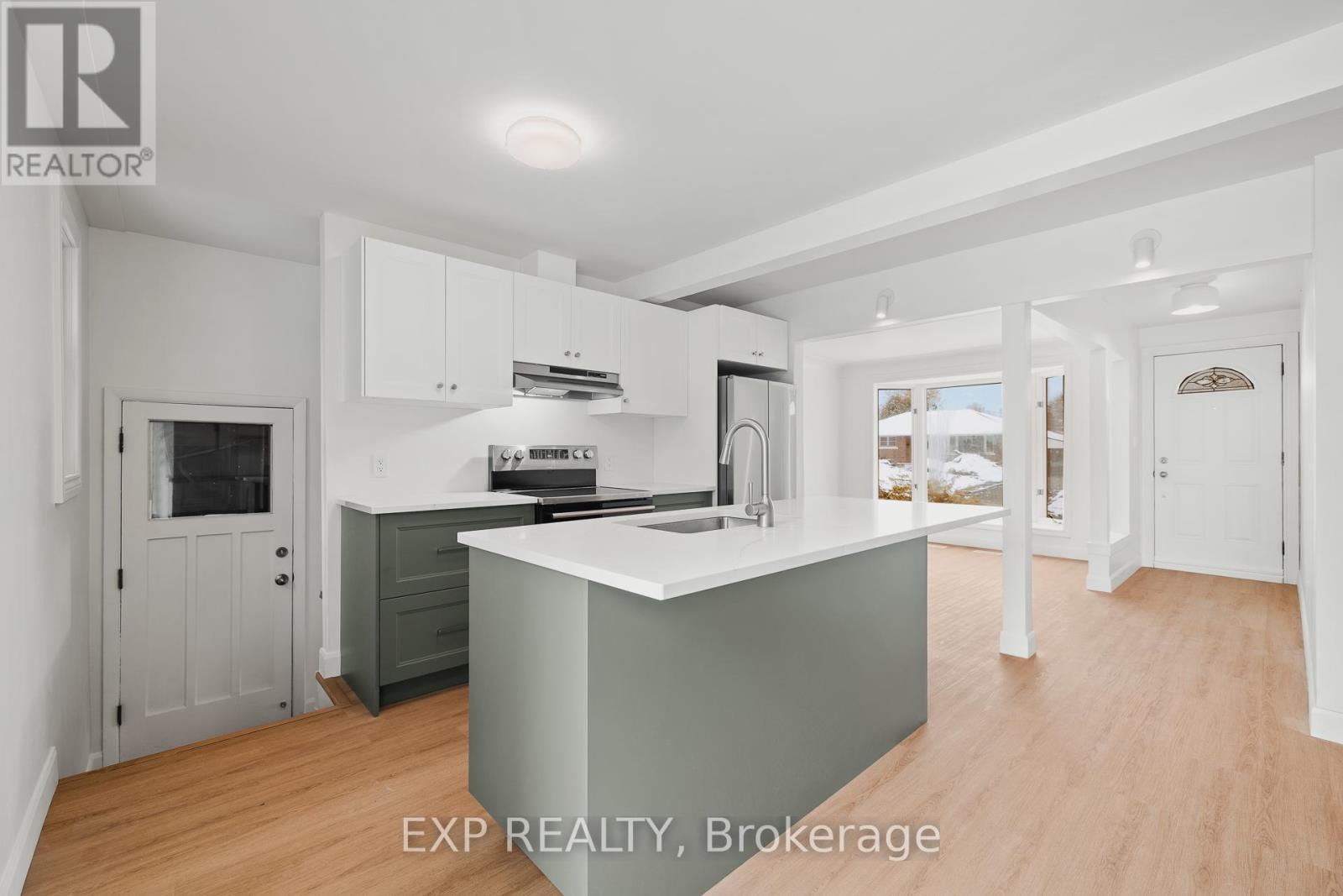 21 Culham Drive, Cambridge, Ontario  N1S 2G7 - Photo 4 - X12535040