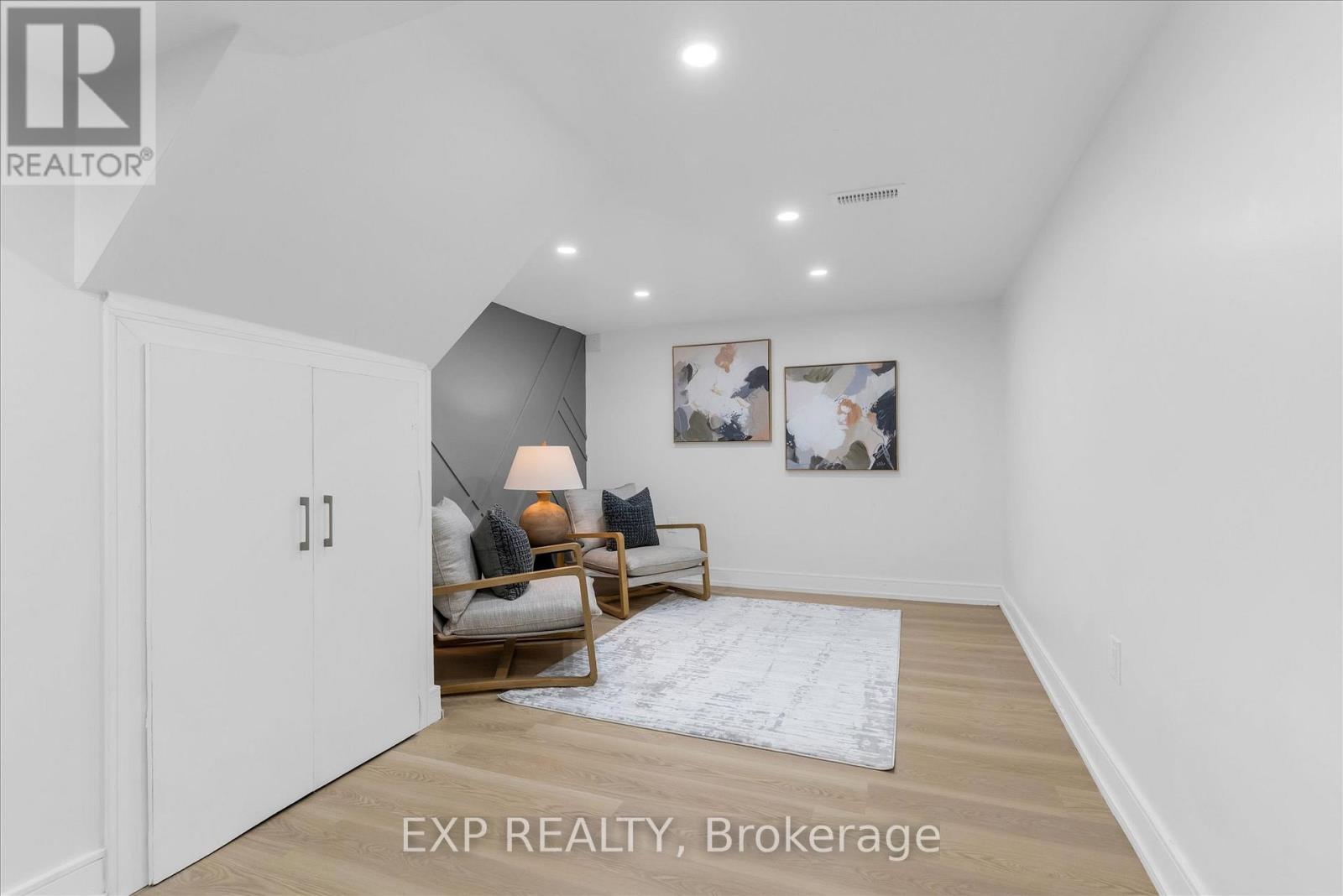 24 Eaton Place, Hamilton, Ontario  L8H 1N7 - Photo 22 - X12535052