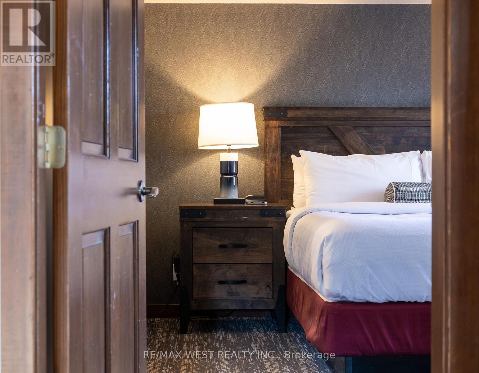 232 - 152 Jozo Weider Boulevard, Blue Mountains, Ontario  L9Y 0V2 - Photo 5 - X12532712