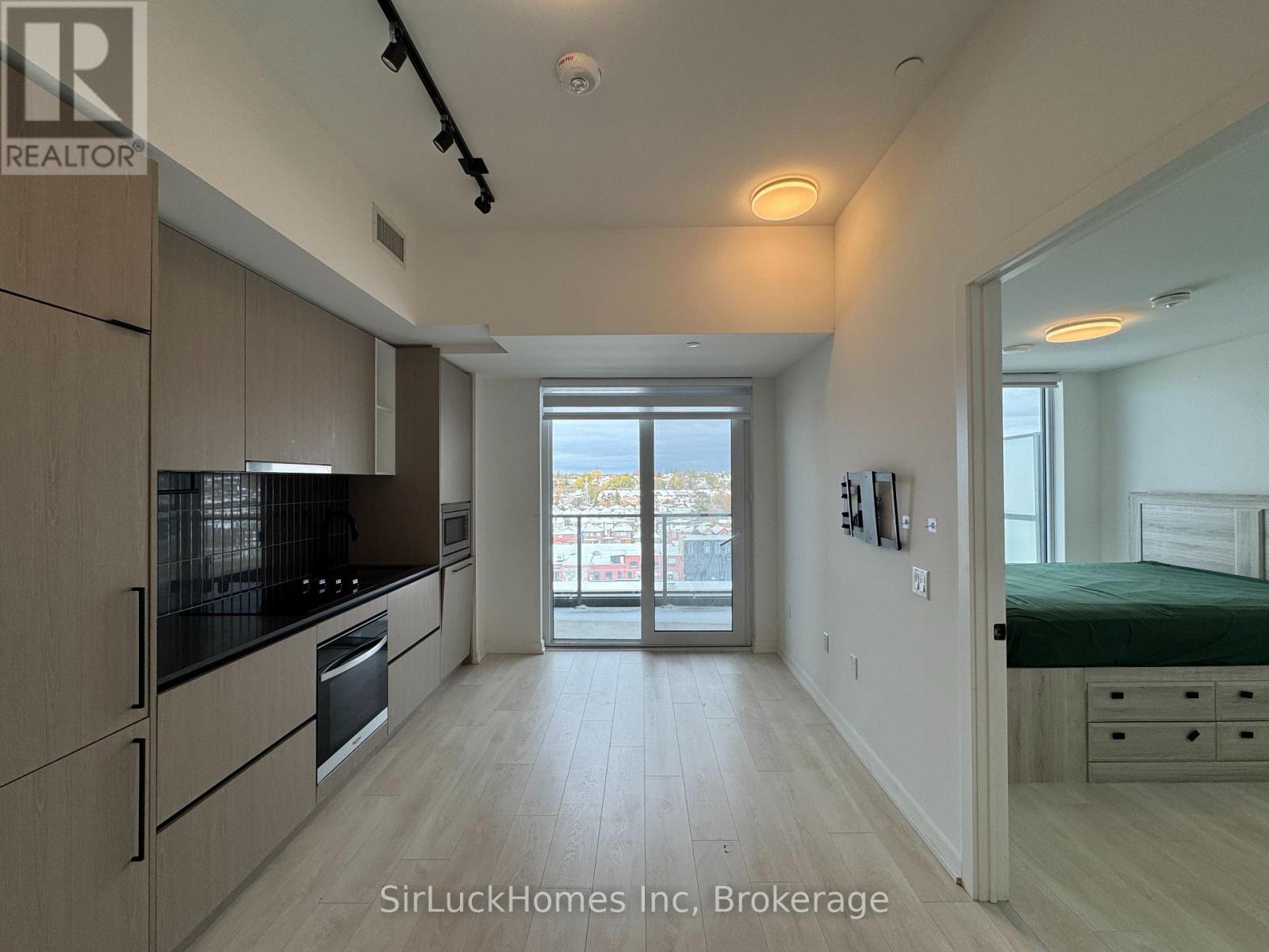 805 - 1285 Dupont Street, Toronto, Ontario  M6H 0E3 - Photo 2 - W12526604