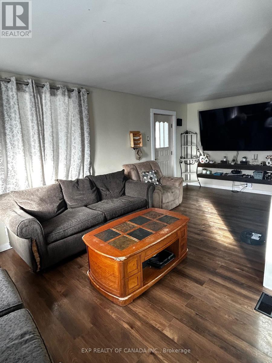 206 Eleventh Avenue, Cochrane, Ontario P0L 1C0 - Photo 9 - T12525784