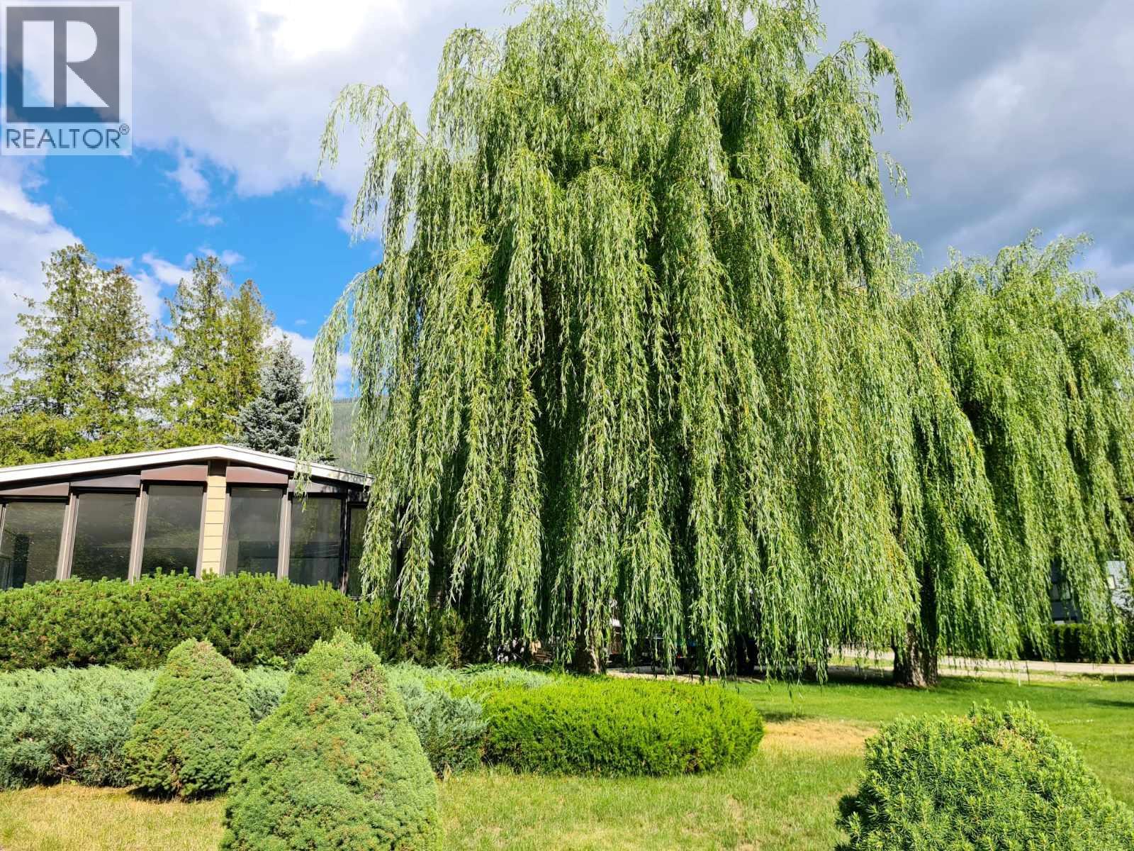 8936 Swanshore Road, Swansea Point, British Columbia