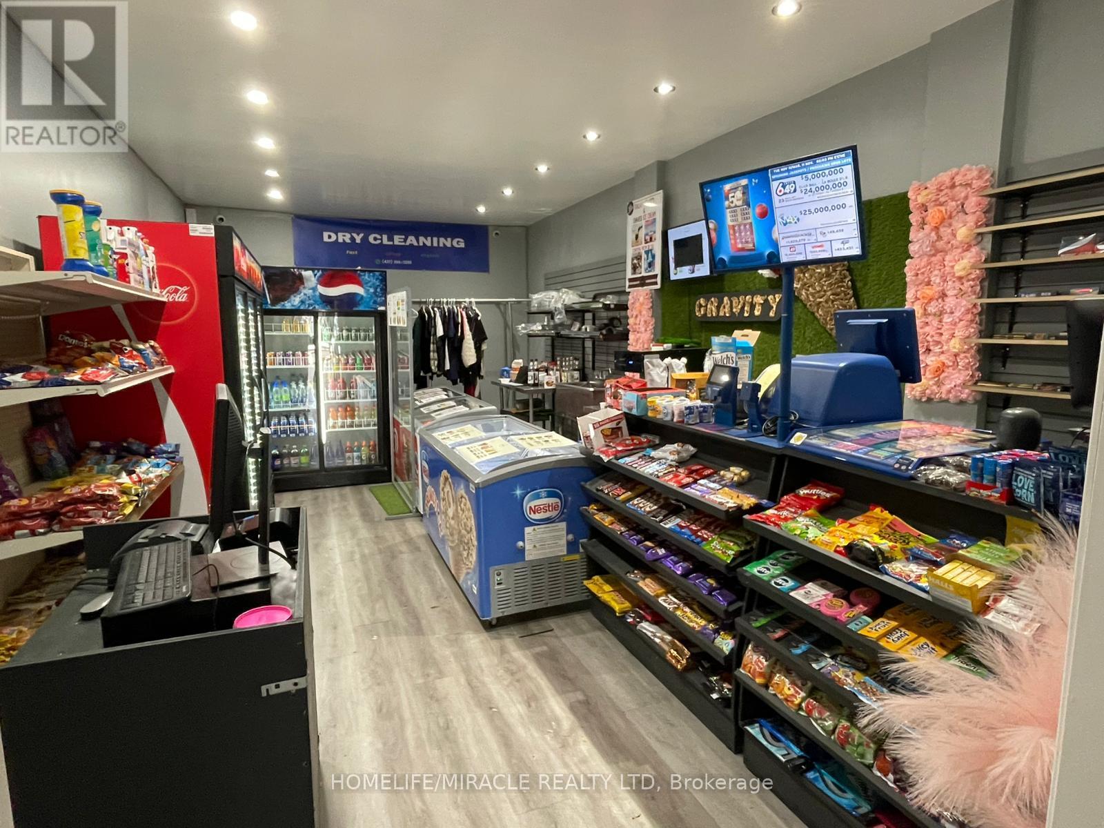 988 St Clair Avenue W, Toronto, Ontario  M6E 1A2 - Photo 4 - C12535100