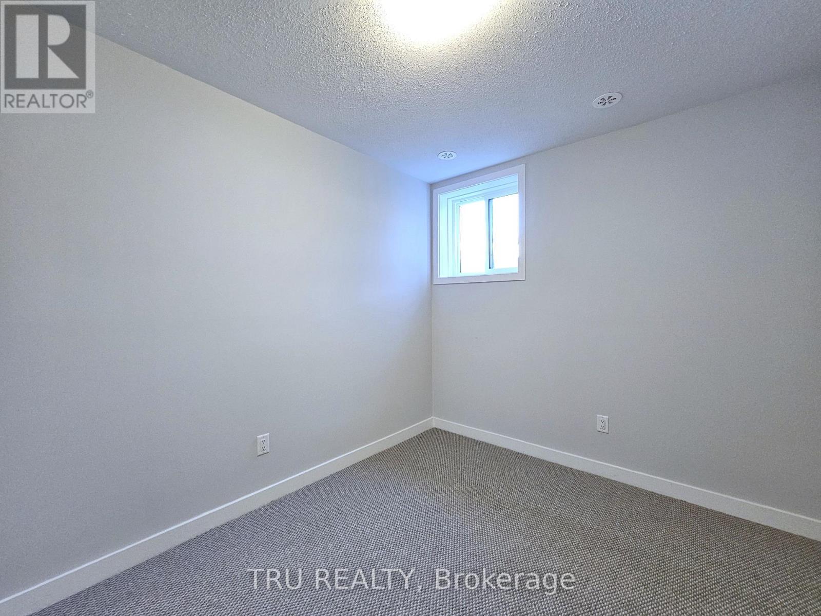 630 Mishi Private, Ottawa, Ontario  K1K 5C5 - Photo 17 - X12535146