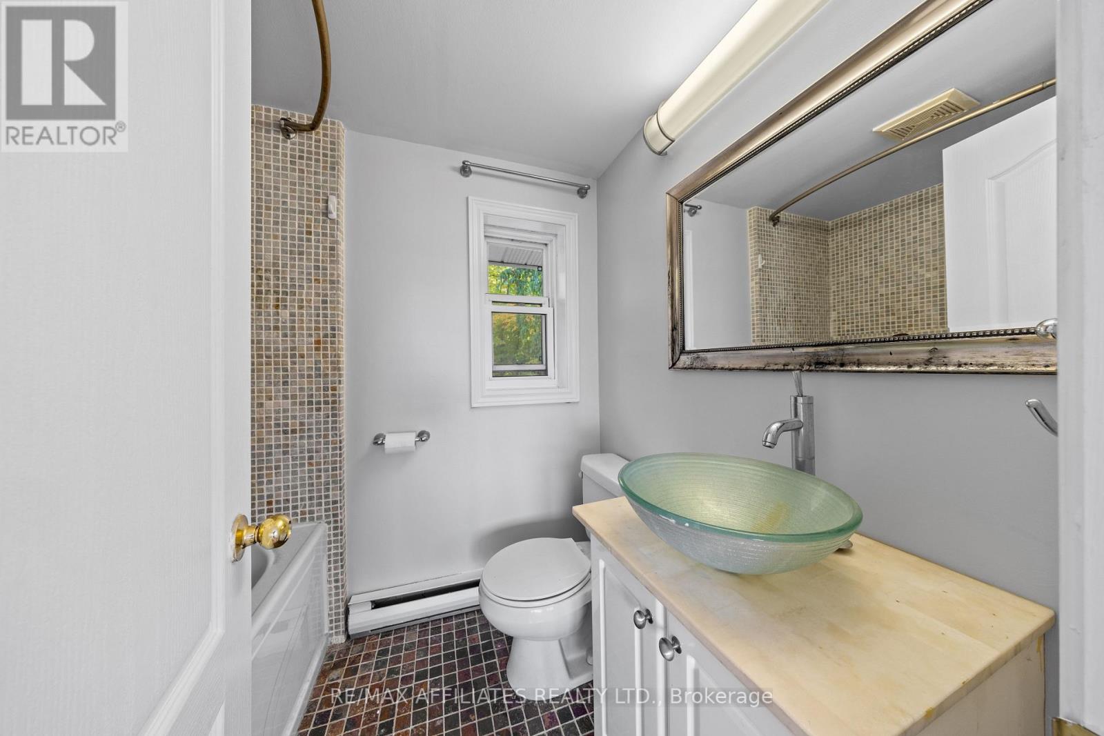 326 Black Bass Bay Road, Drummond/north Elmsley, Ontario  K7C 3C8 - Photo 18 - X12535176