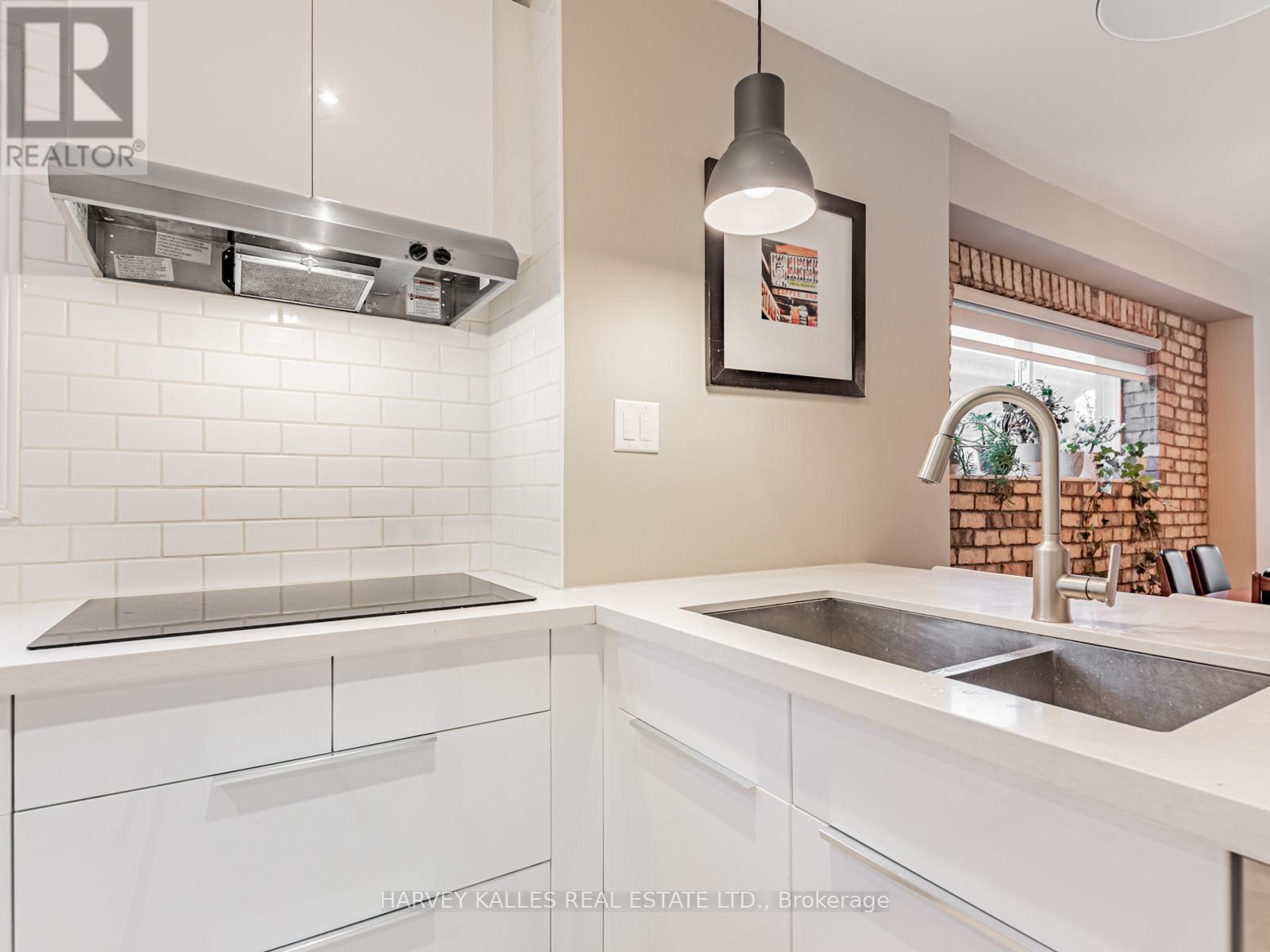 125 Kane Avenue, Toronto, Ontario  M6M 3N1 - Photo 15 - W12535080