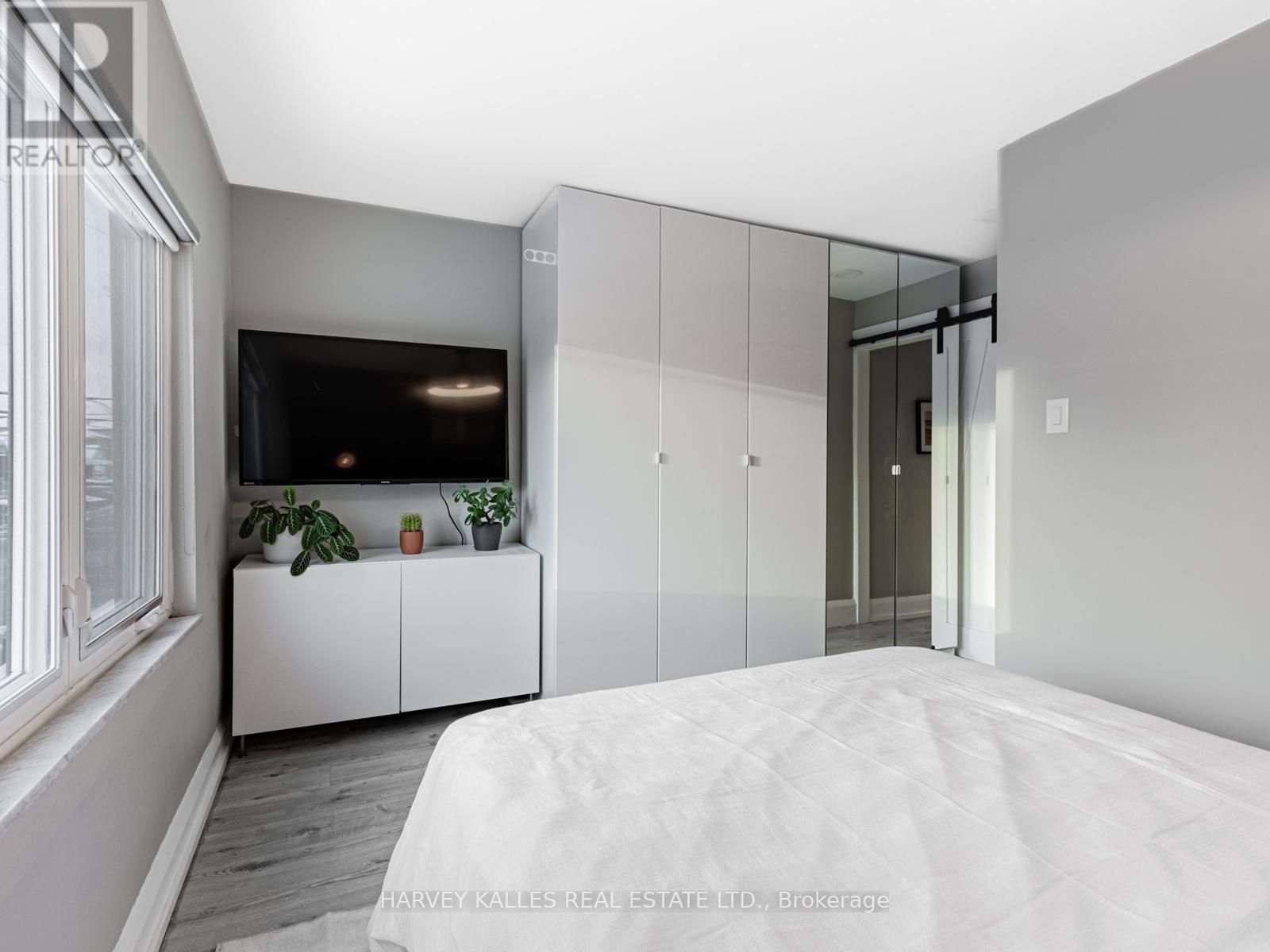 125 Kane Avenue, Toronto, Ontario  M6M 3N1 - Photo 22 - W12535080