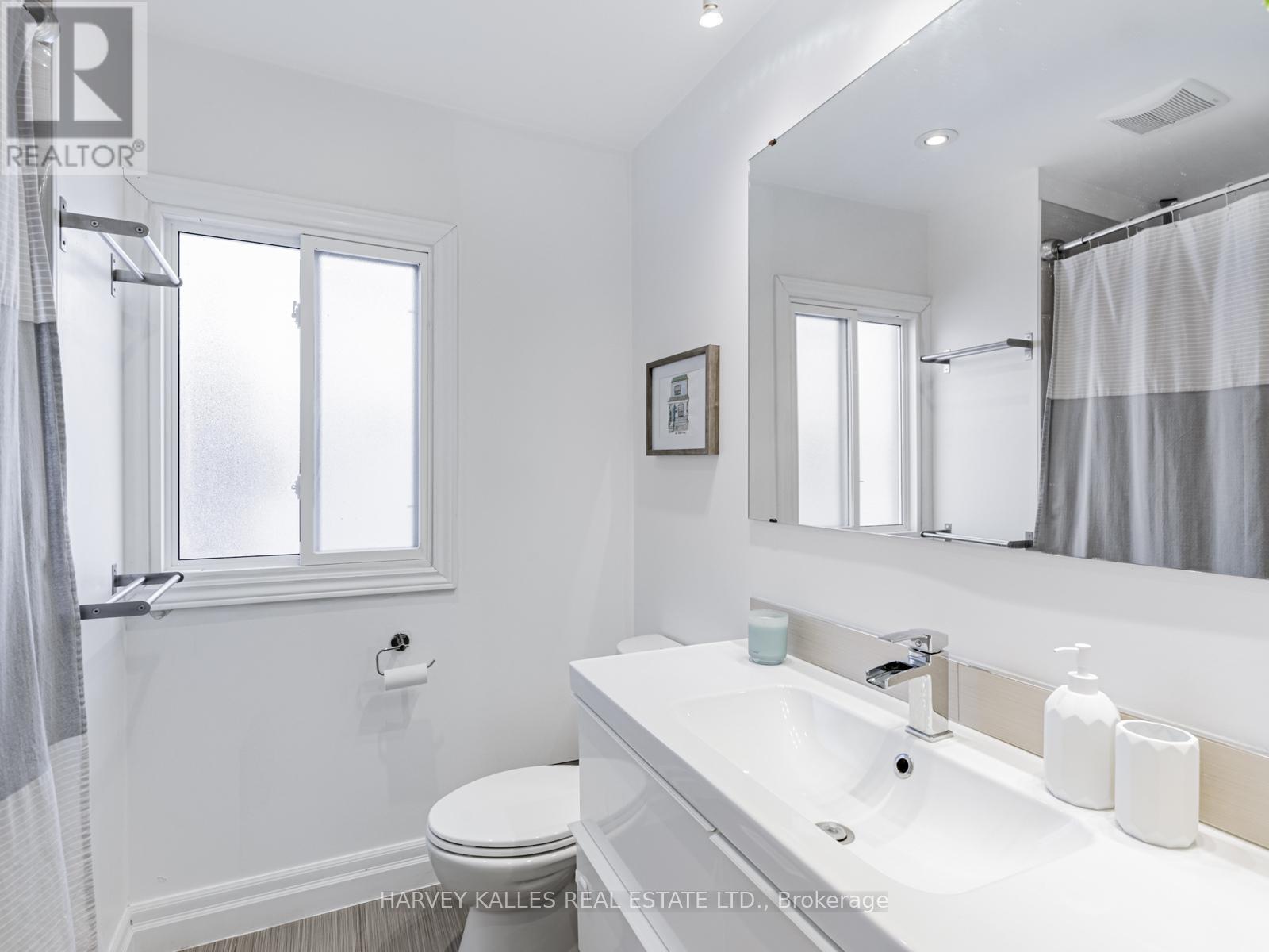 125 Kane Avenue, Toronto, Ontario  M6M 3N1 - Photo 25 - W12535080