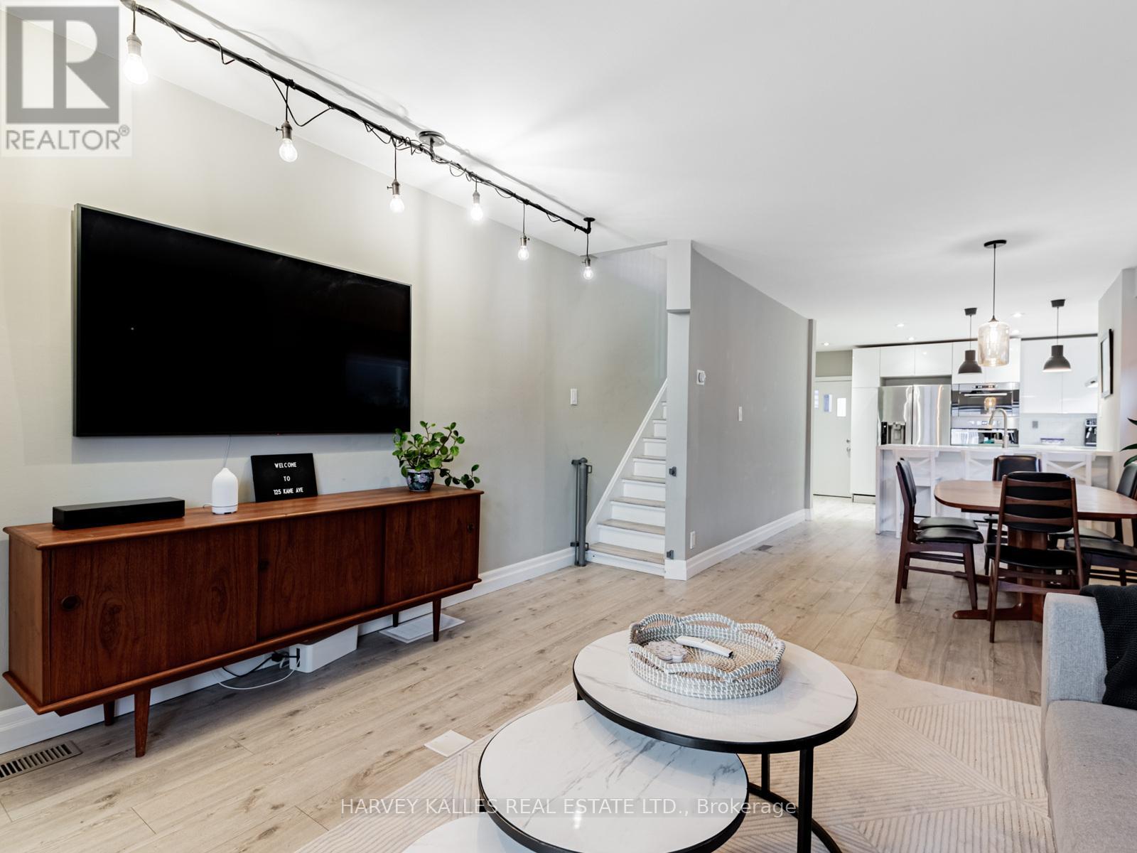 125 Kane Avenue, Toronto, Ontario  M6M 3N1 - Photo 8 - W12535080